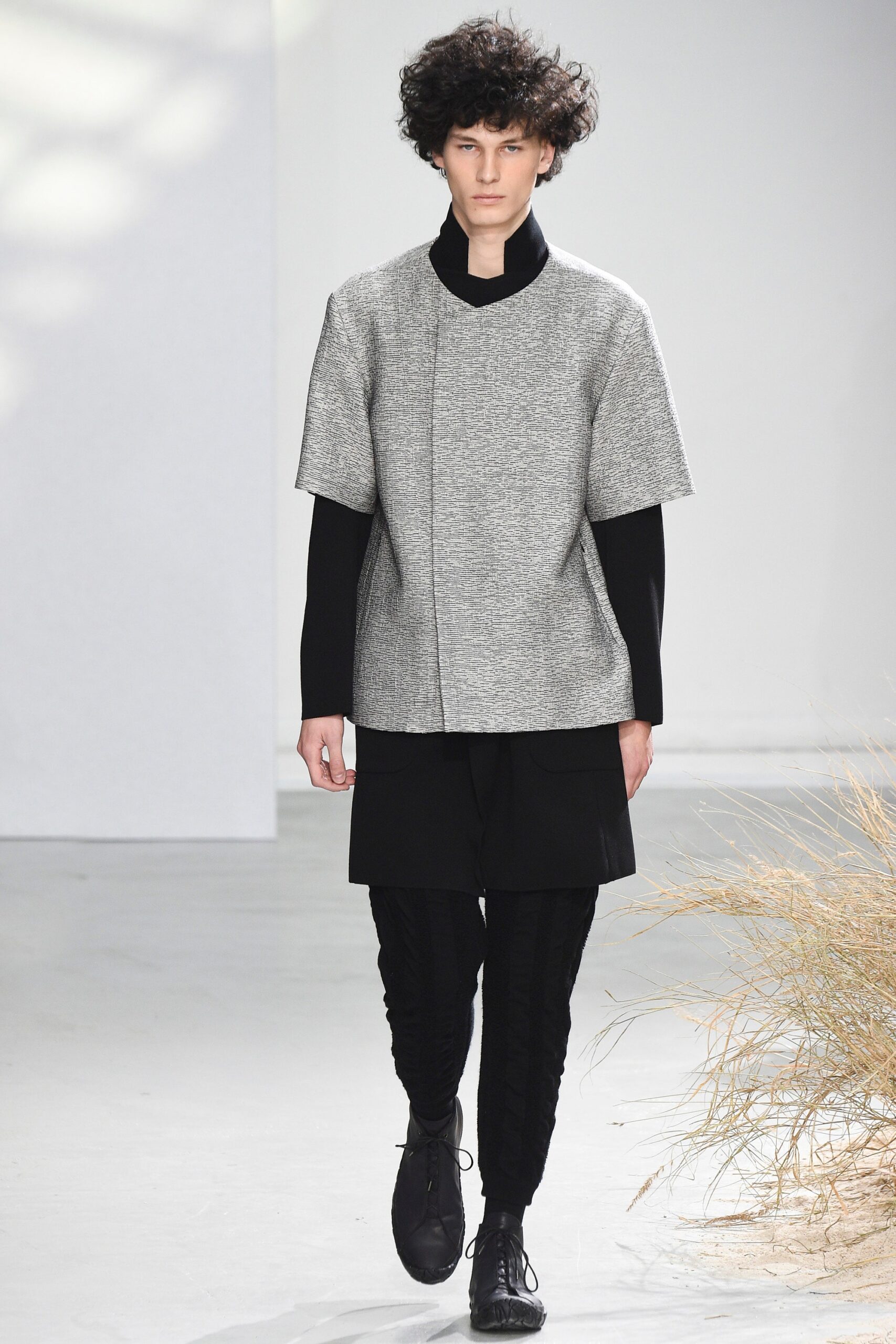 Issey Miyake Fall 2016 Menswear