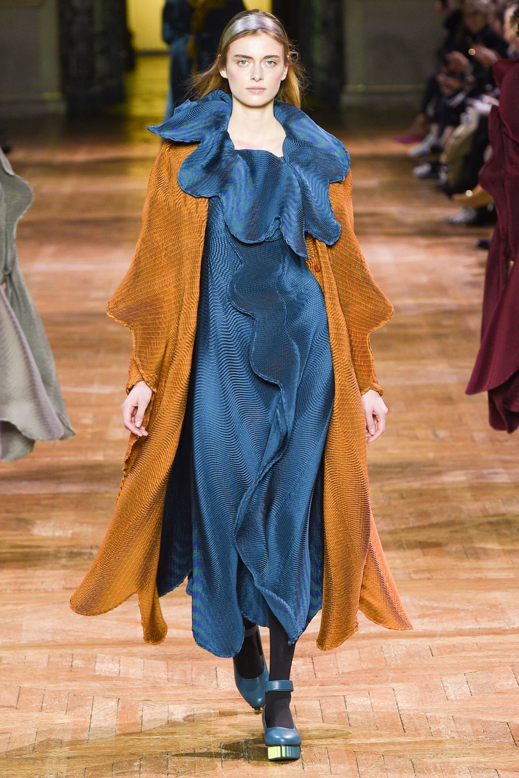 Issey Miyake F/W 17 Look 2