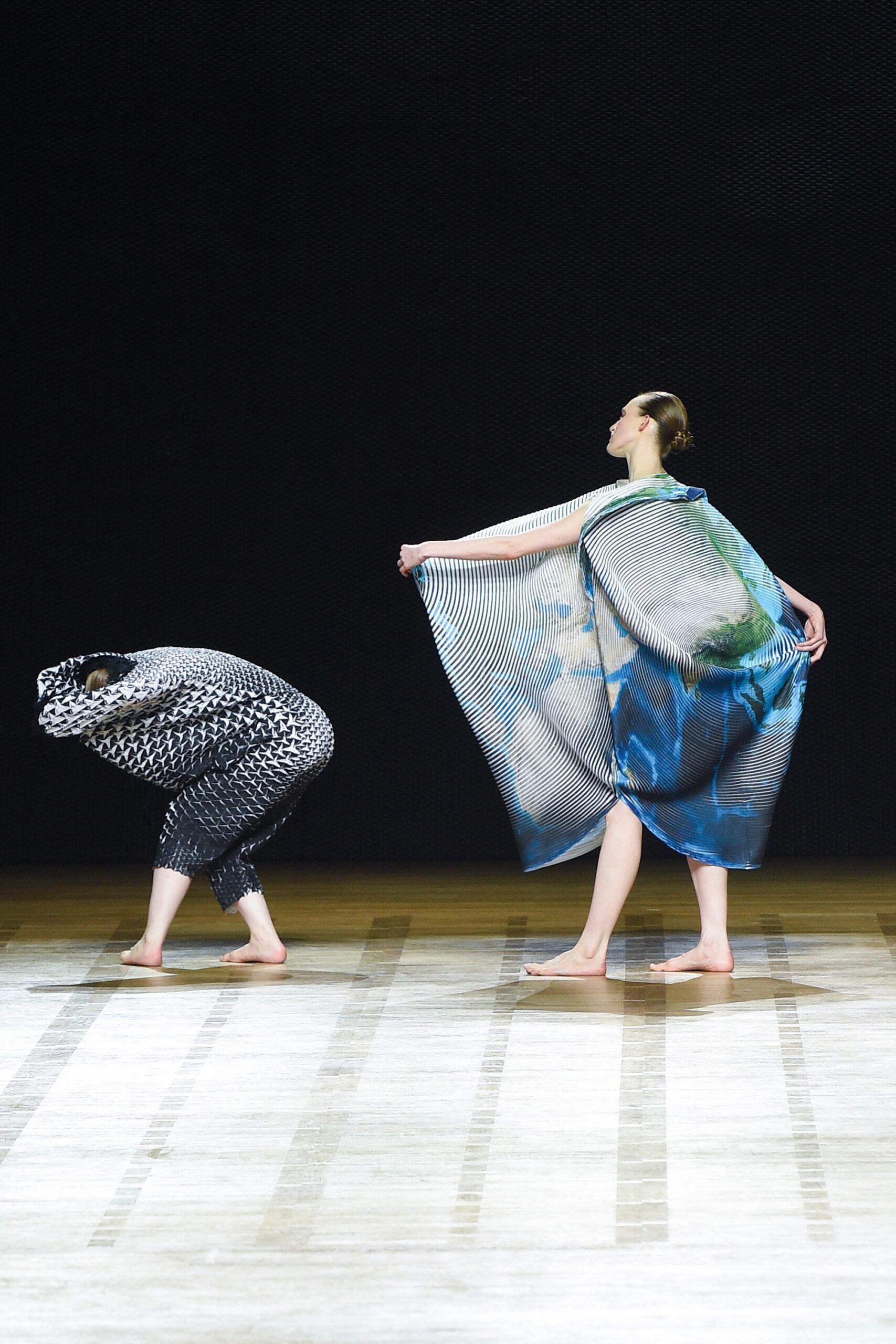 Issey Miyake S/S 18 Look 2