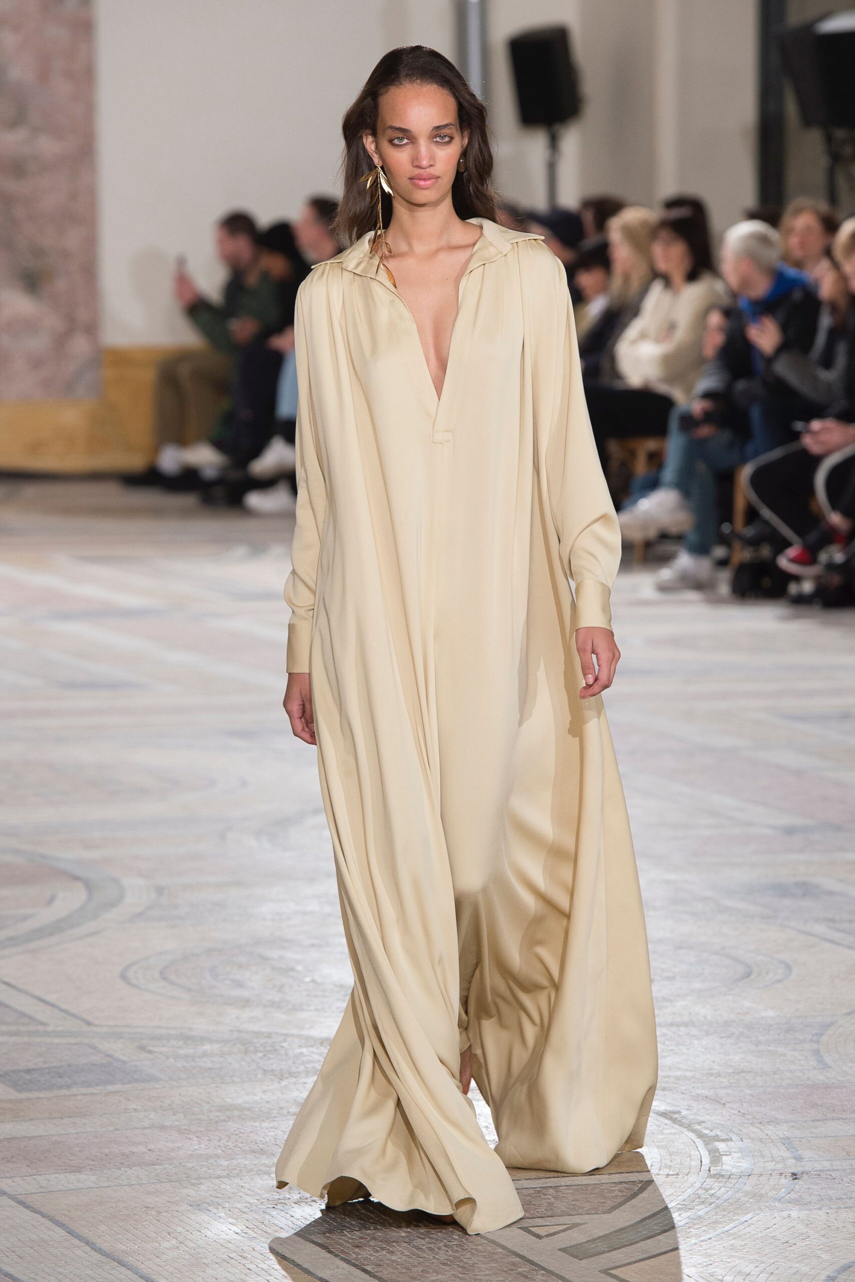 Jacquemus F/W 18 Look 1