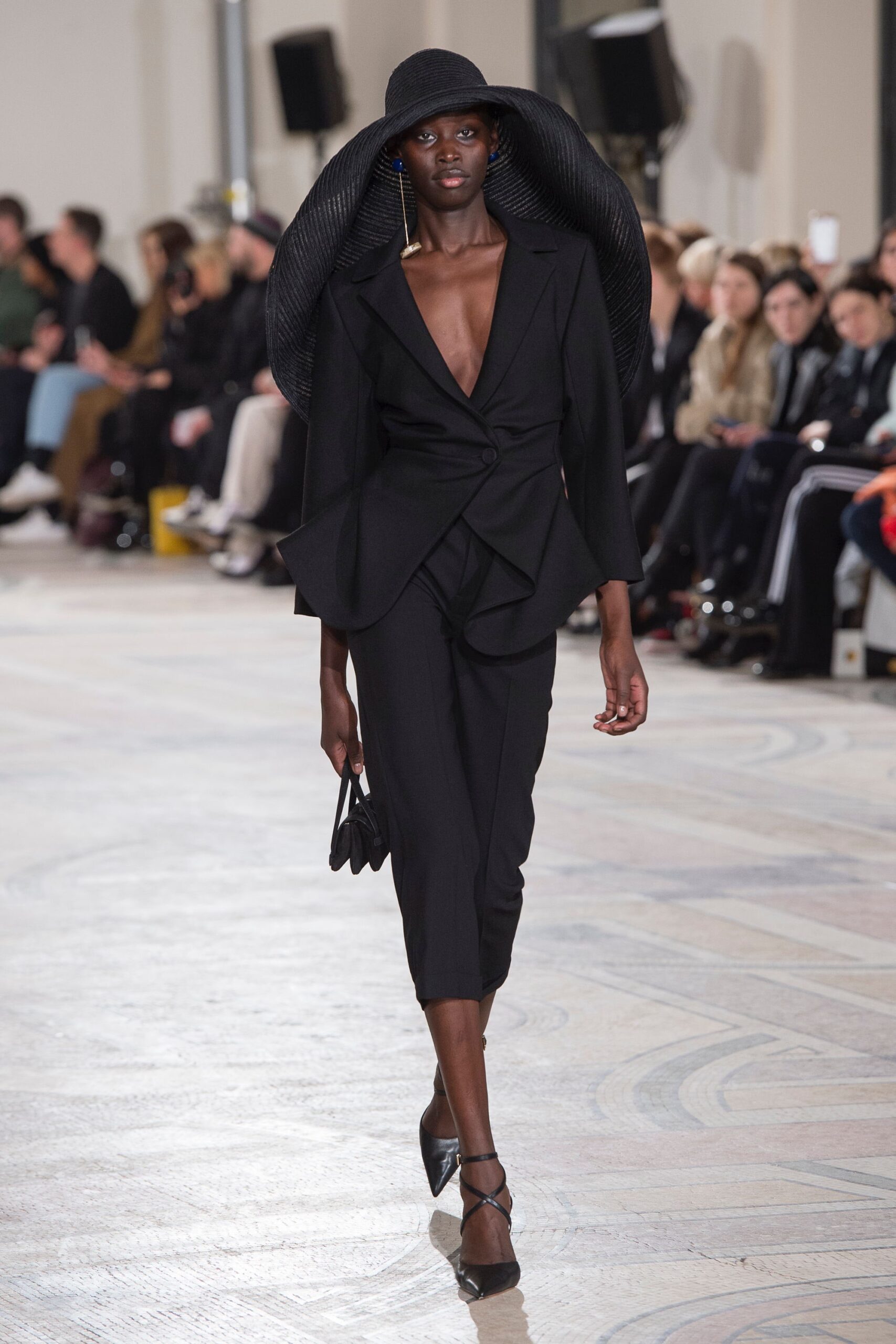 Jacquemus F/W 18 Look 7