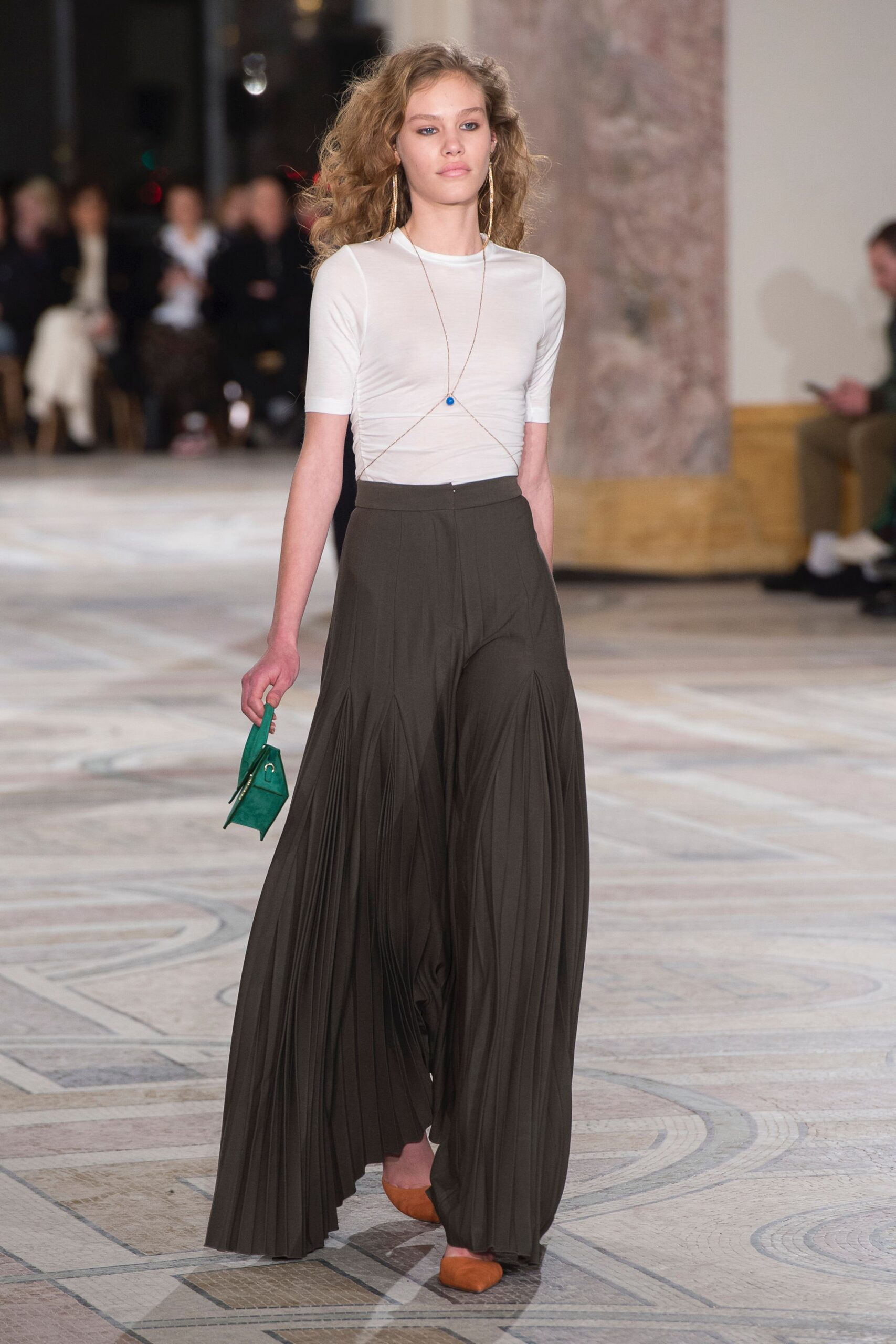 Jacquemus F/W 18 Look 10