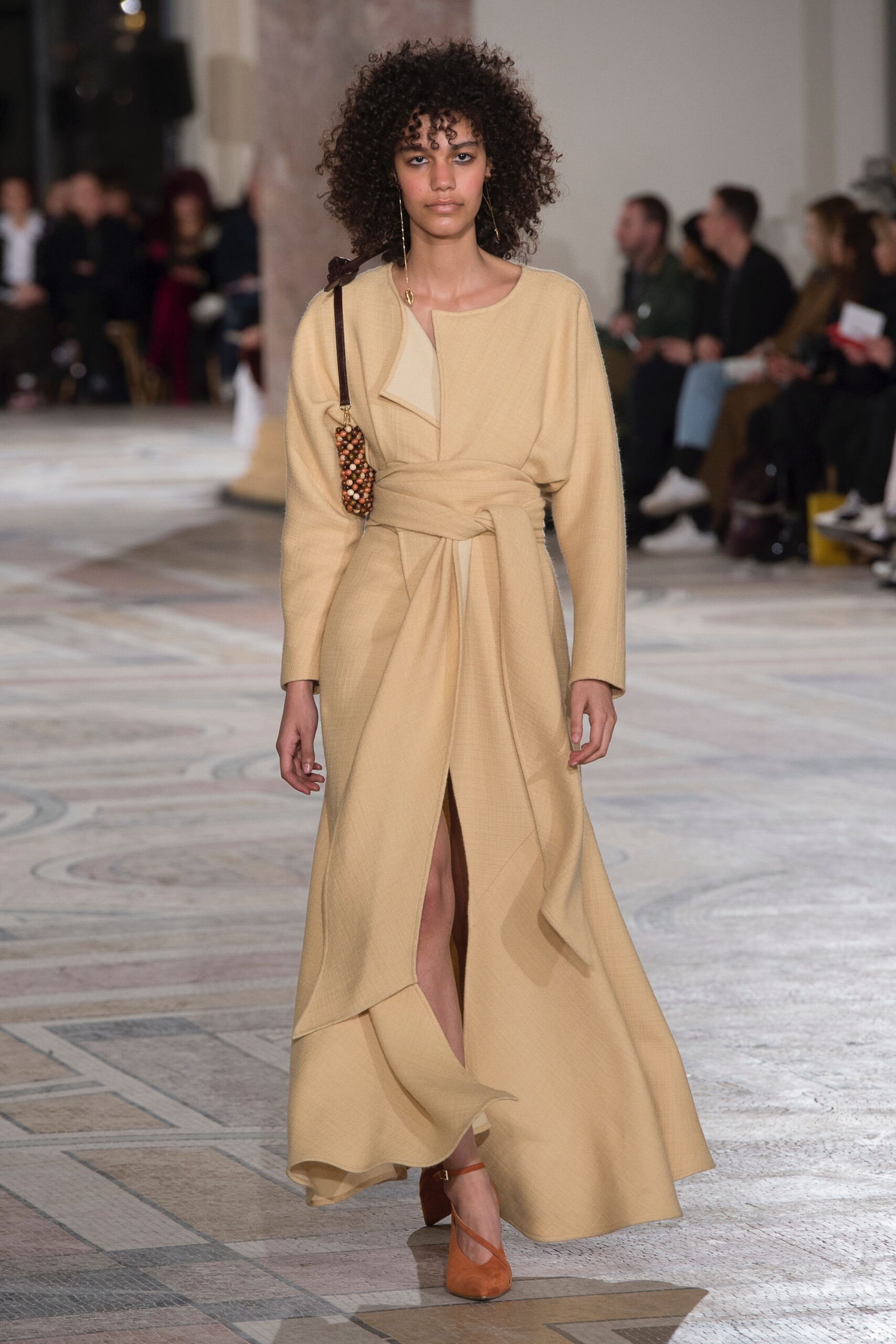 Jacquemus F/W 18 Look 15