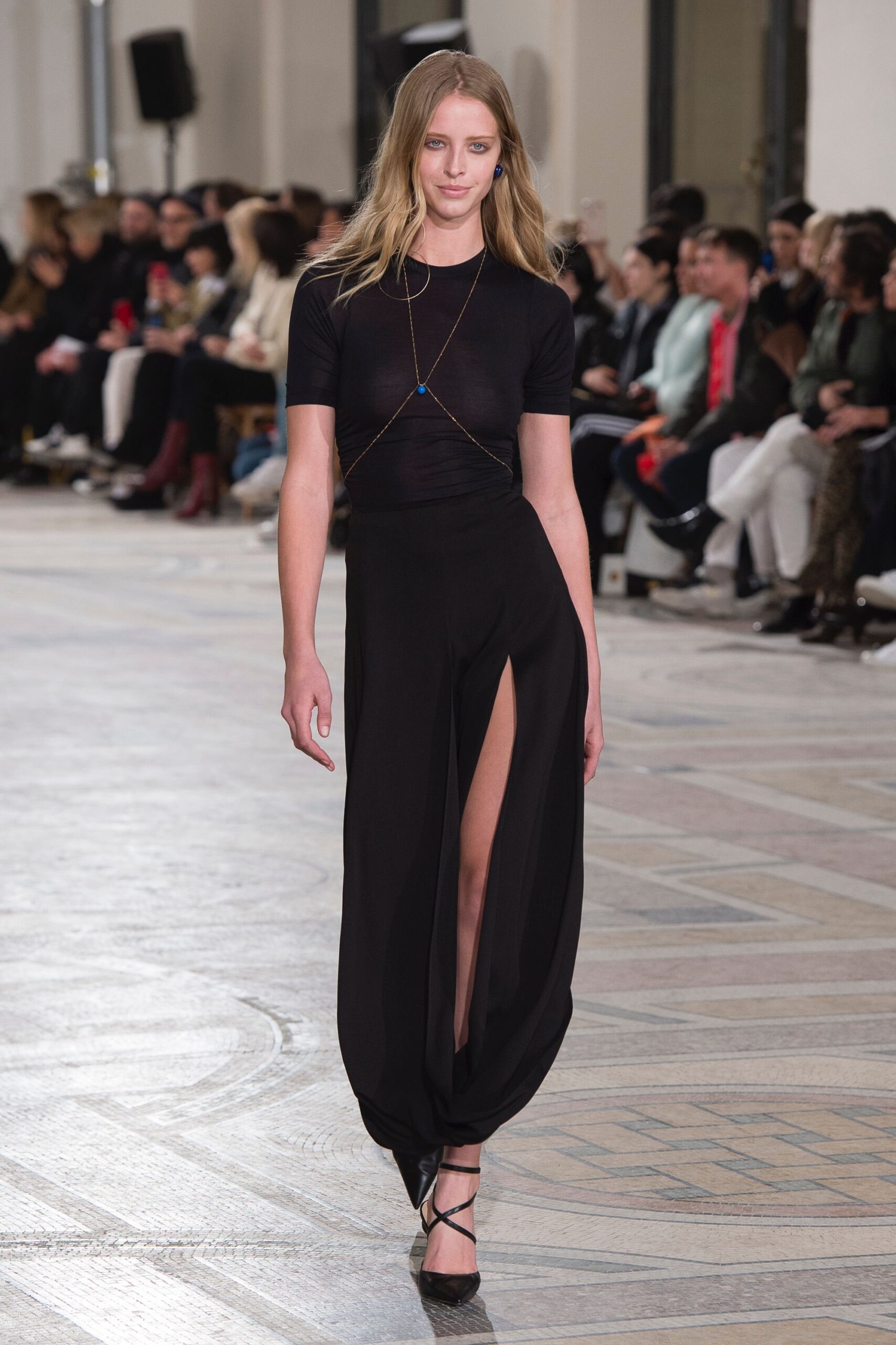 Jacquemus F/W 18 Look 32