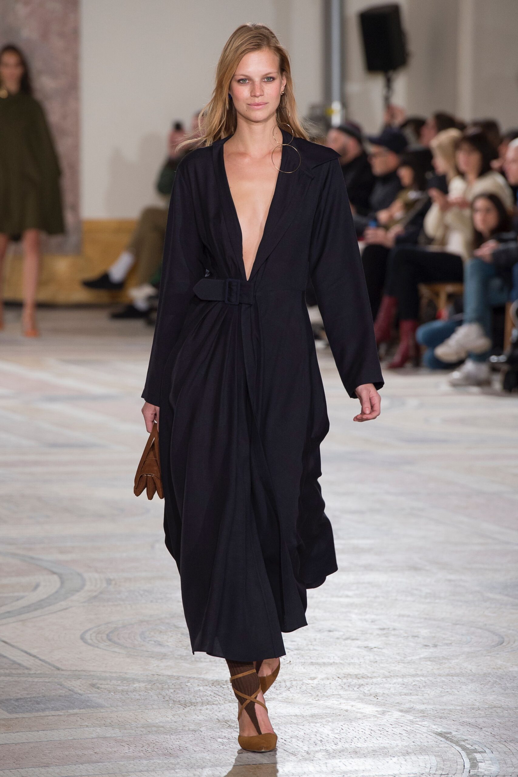 Jacquemus F/W 18 Look 35