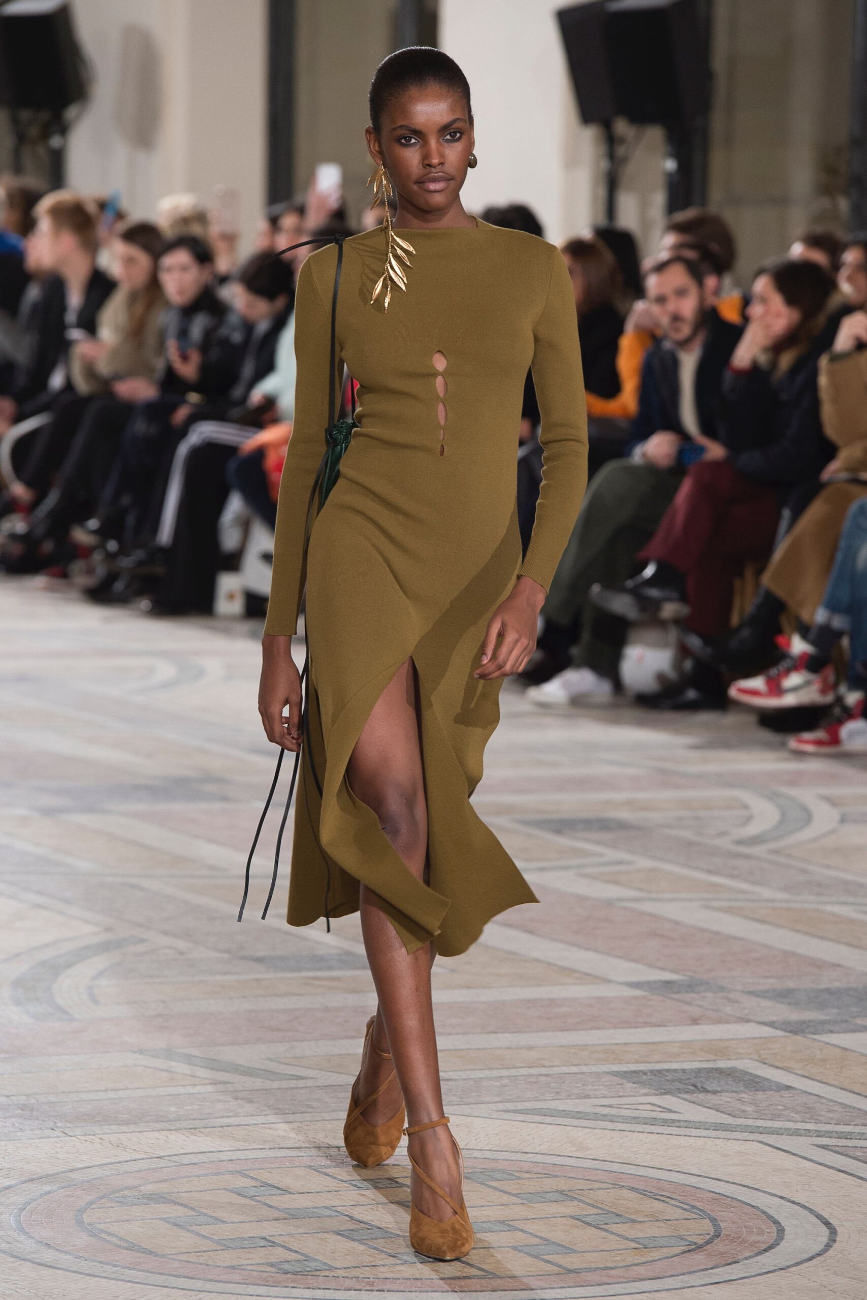Jacquemus F/W 18 Look 40