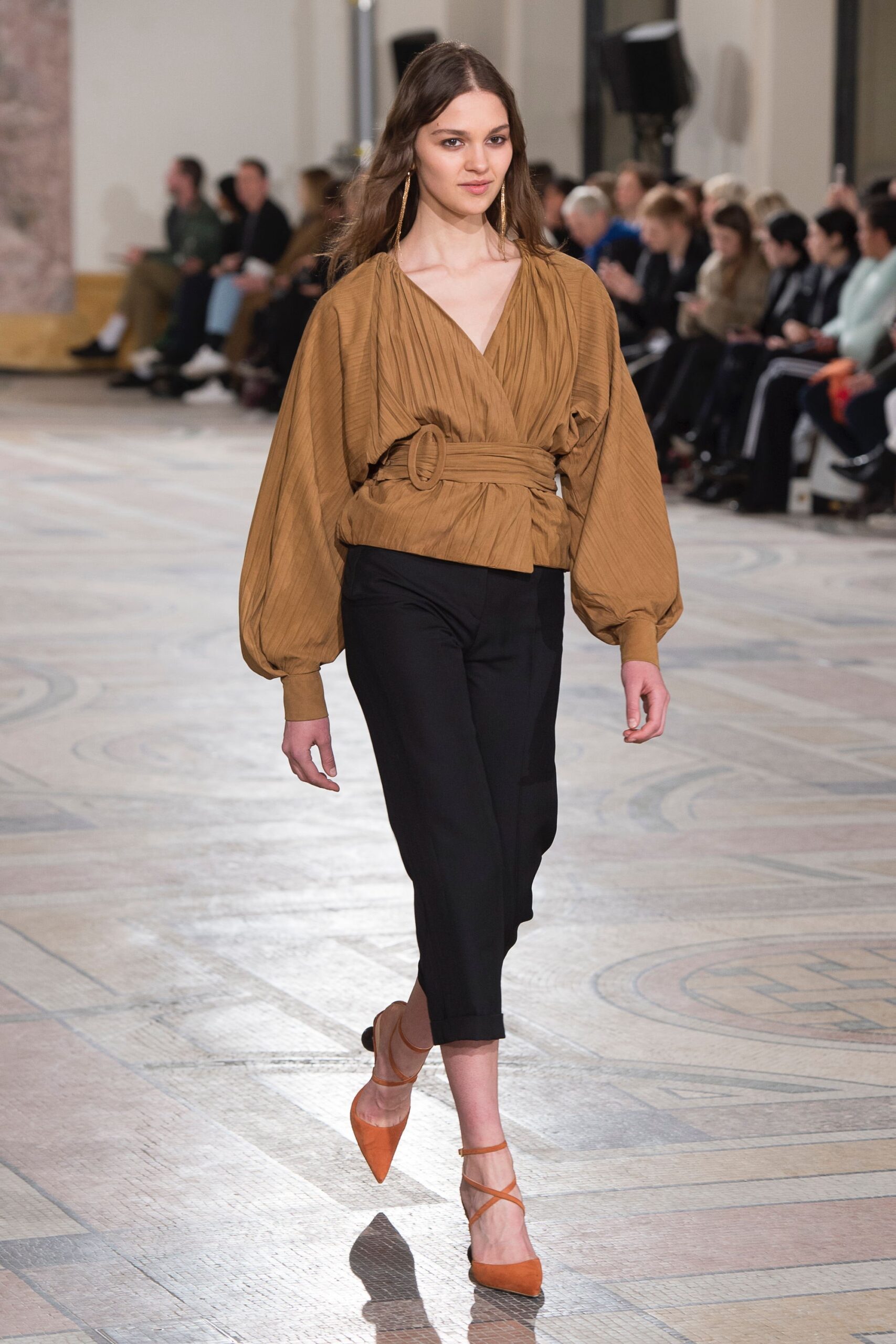 Jacquemus F/W 18 Look 45