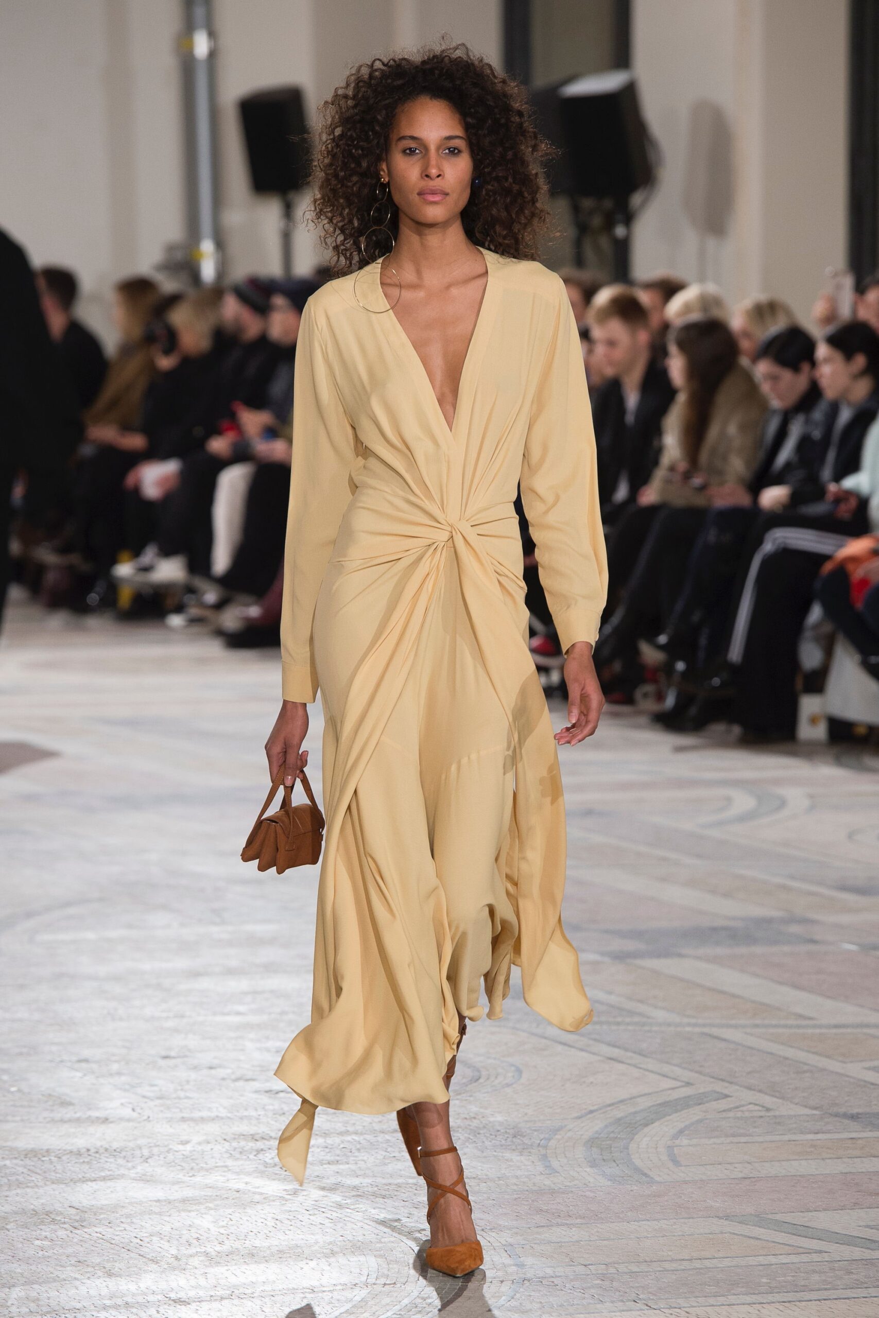 Jacquemus F/W 18 Look 54
