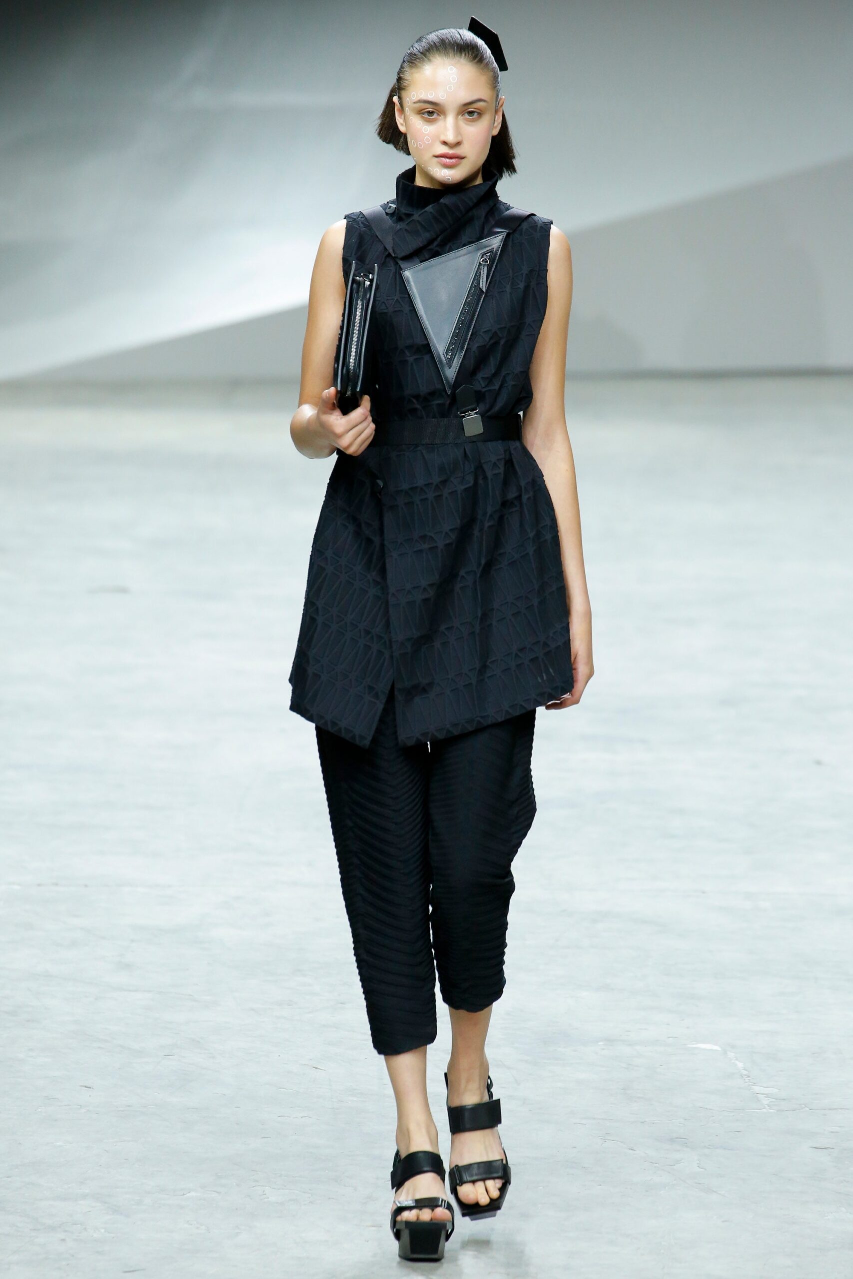 Issey Miyake S/S 17 Look 14