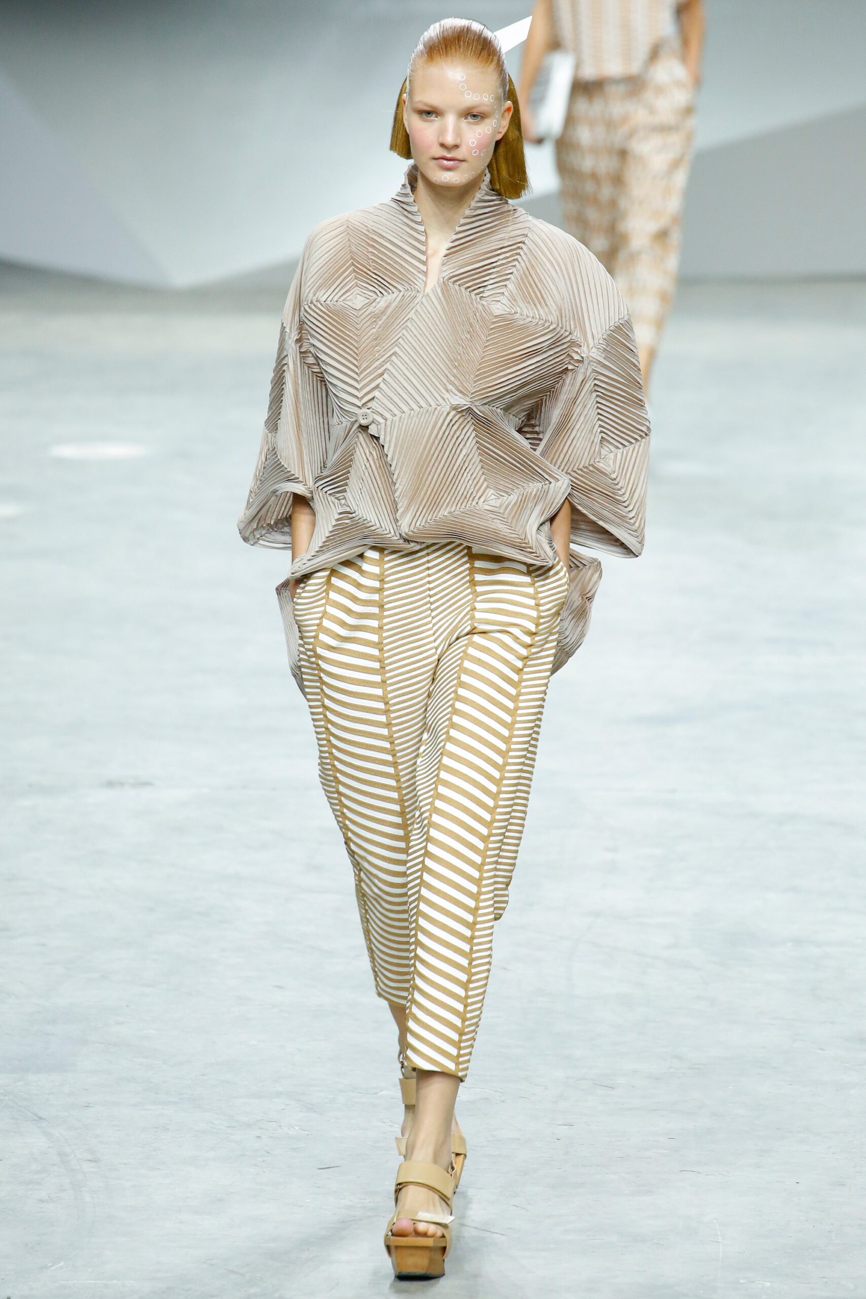 Issey Miyake S/S 17 Look 20
