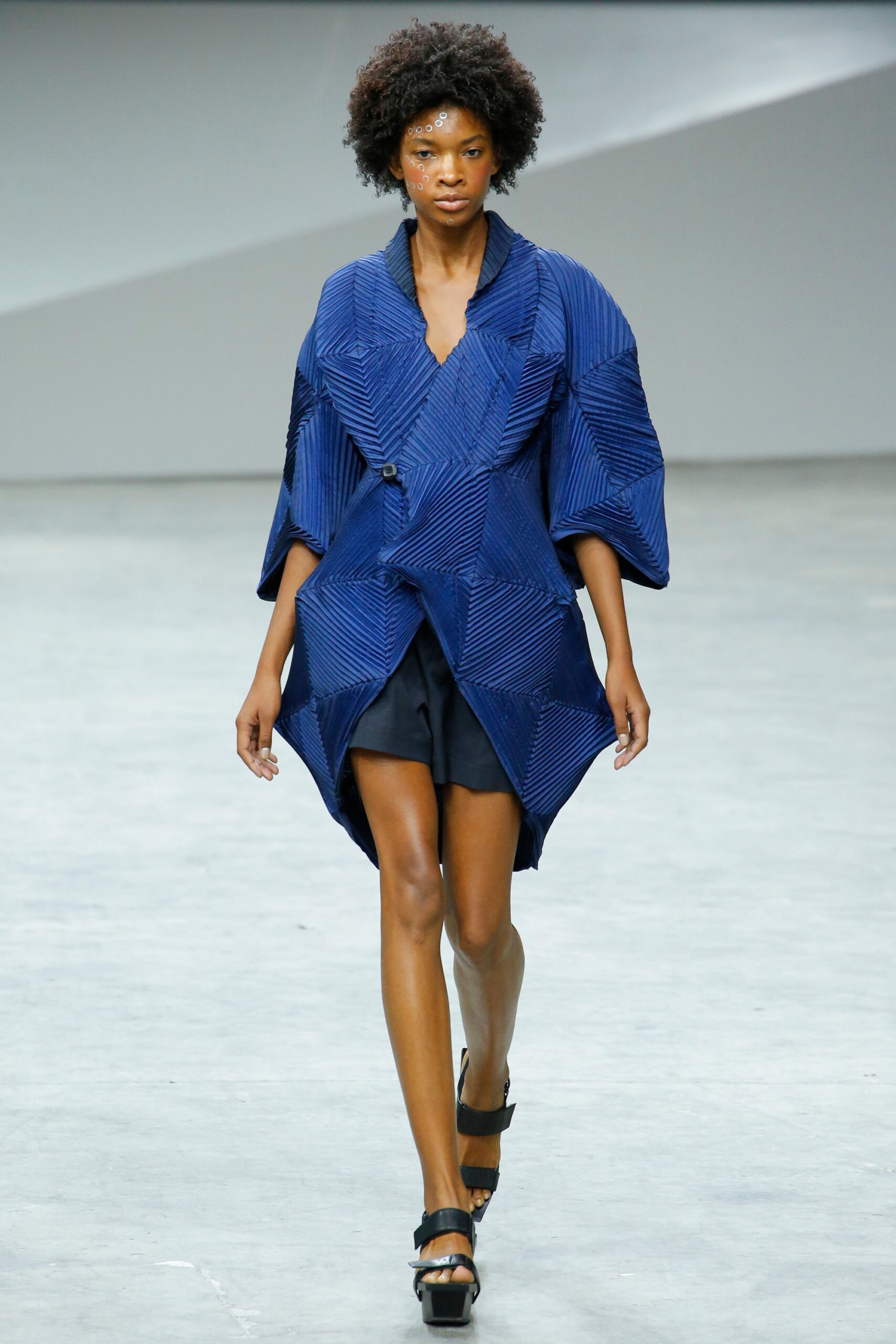 Issey Miyake S/S 17 Look 30