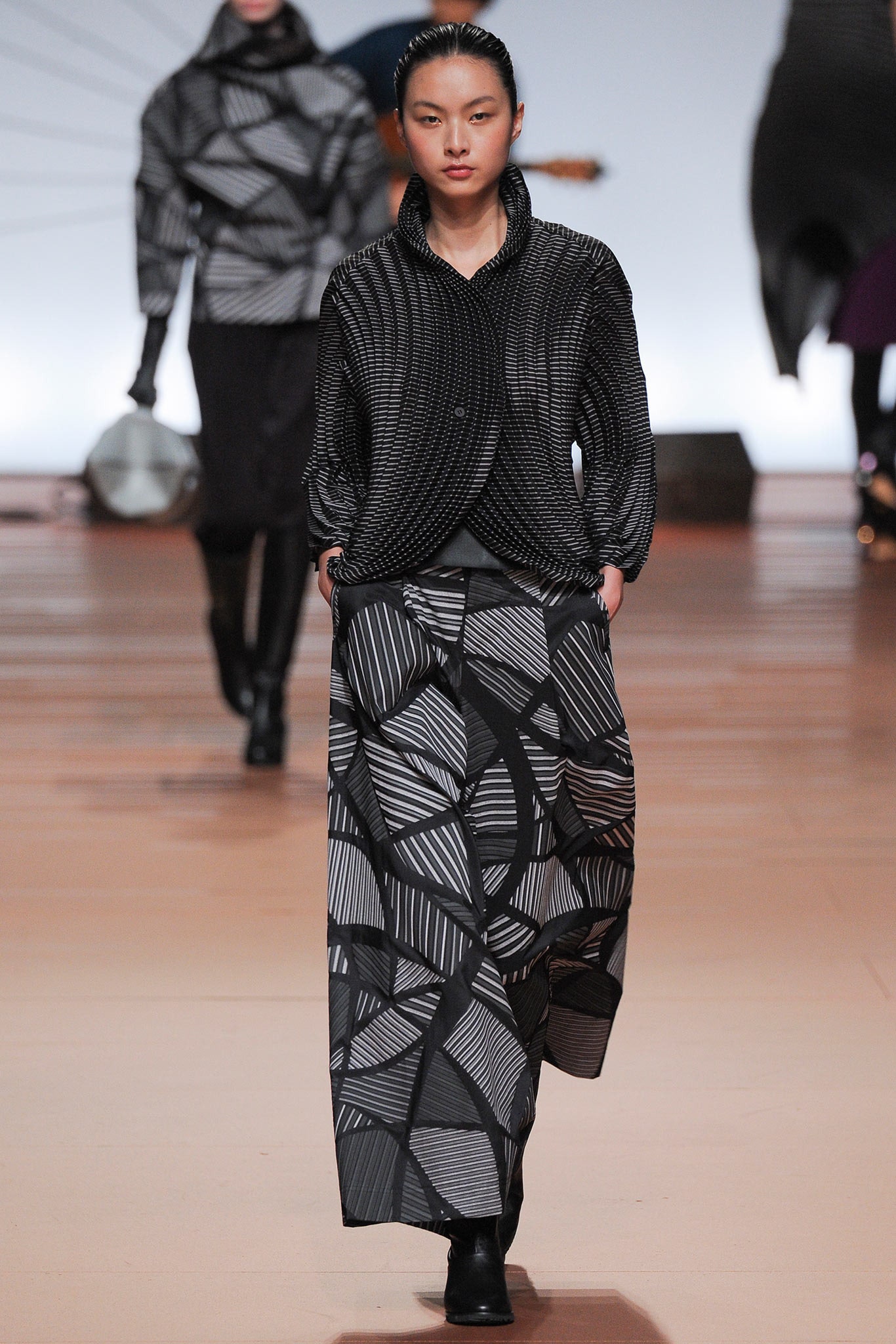 Issey Miyake F/W 14 Look 8