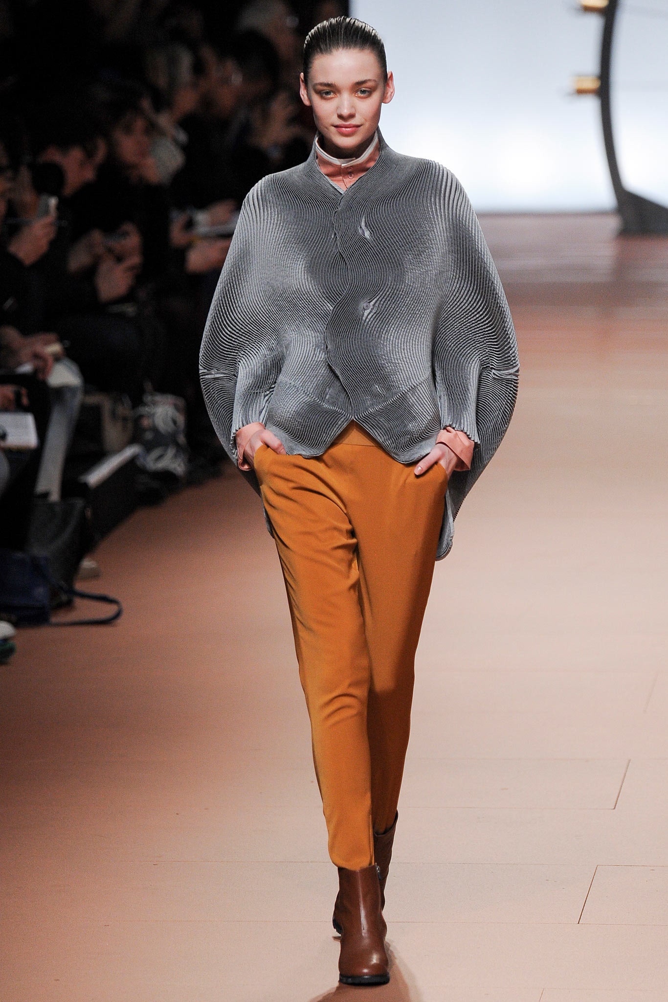 Issey Miyake F/W 14 Look 25