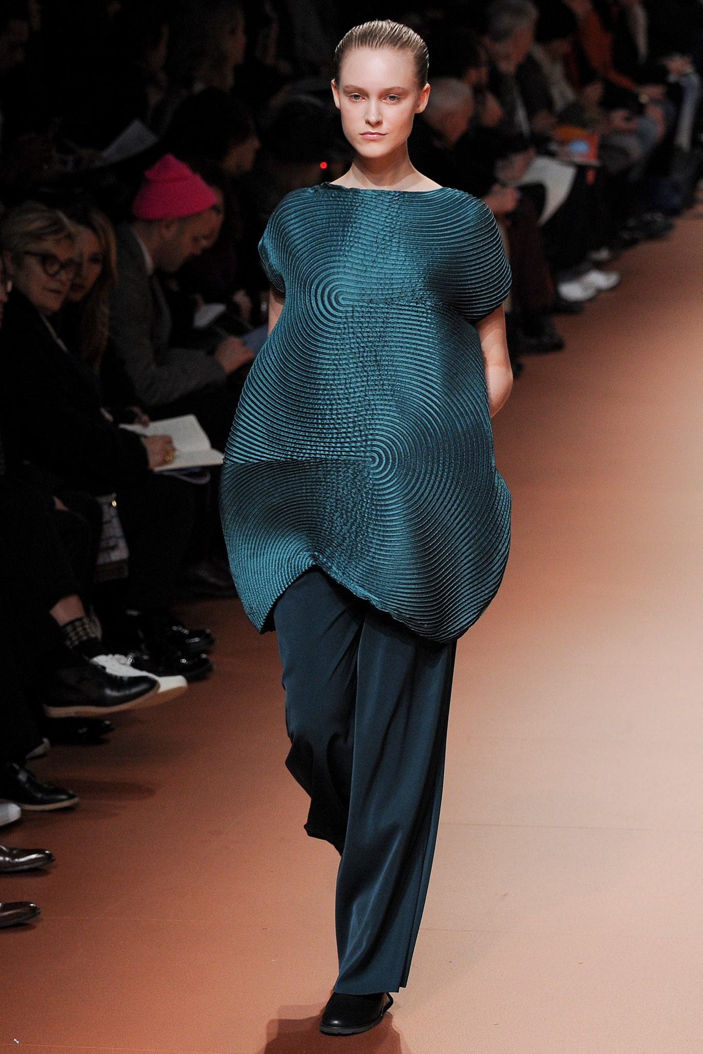 Issey Miyake F/W 14 Look 32