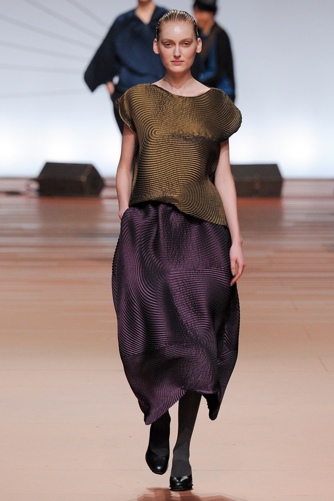 Issey Miyake F/W 14 Look 33
