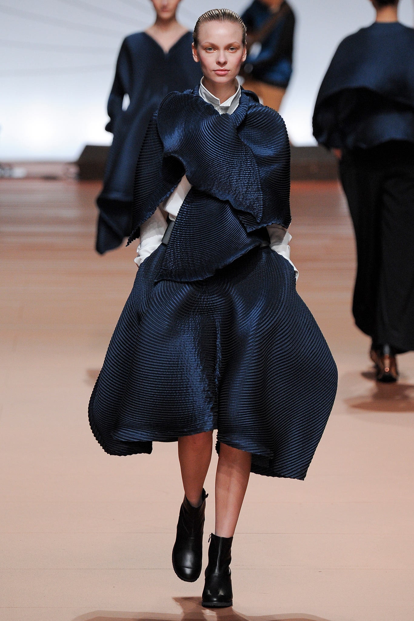 Issey Miyake F/W 14 Look 37