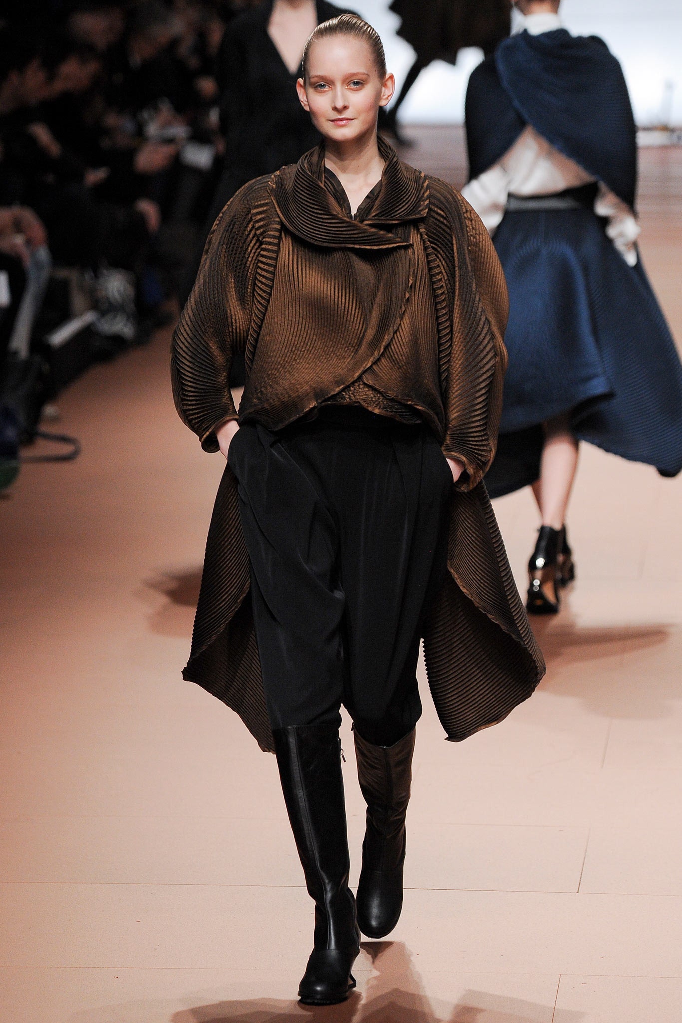 Issey Miyake F/W 14 Look 39