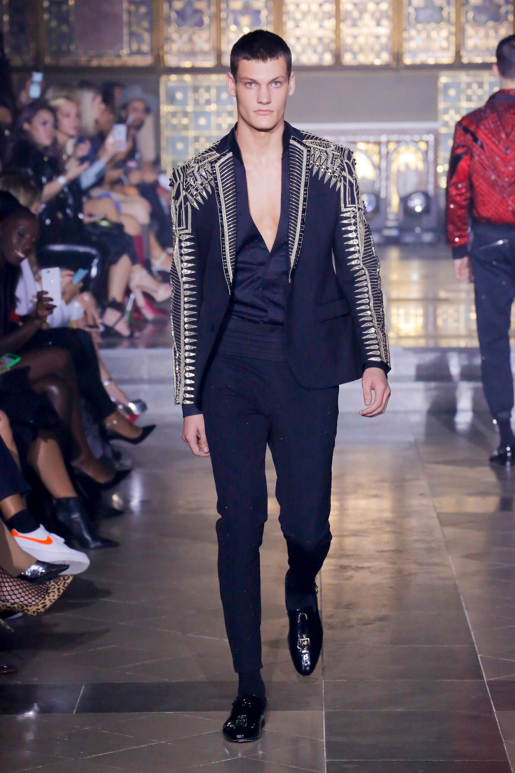 Julien Macdonald S/S 19 Look 10