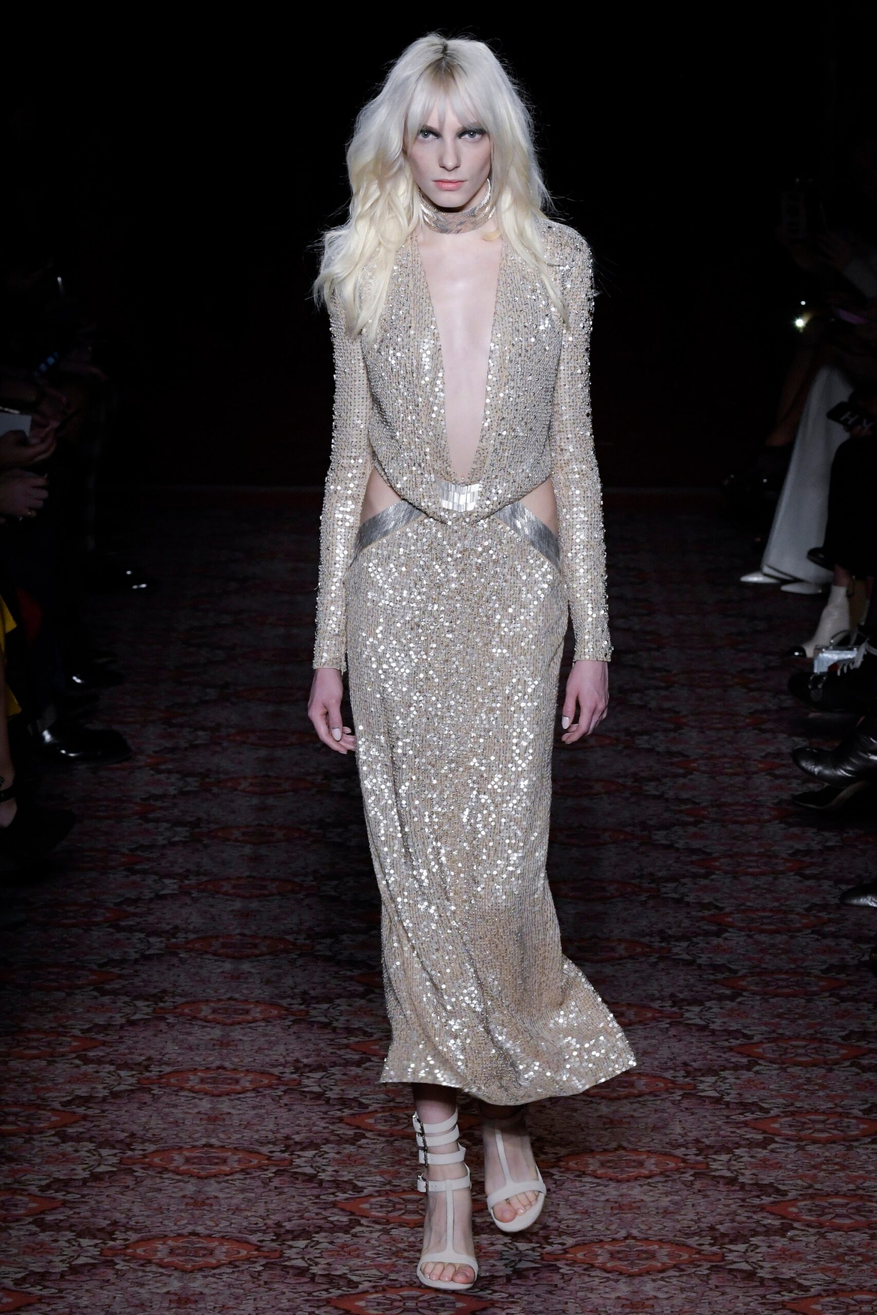 Julien Macdonald F/W 17 Look 8