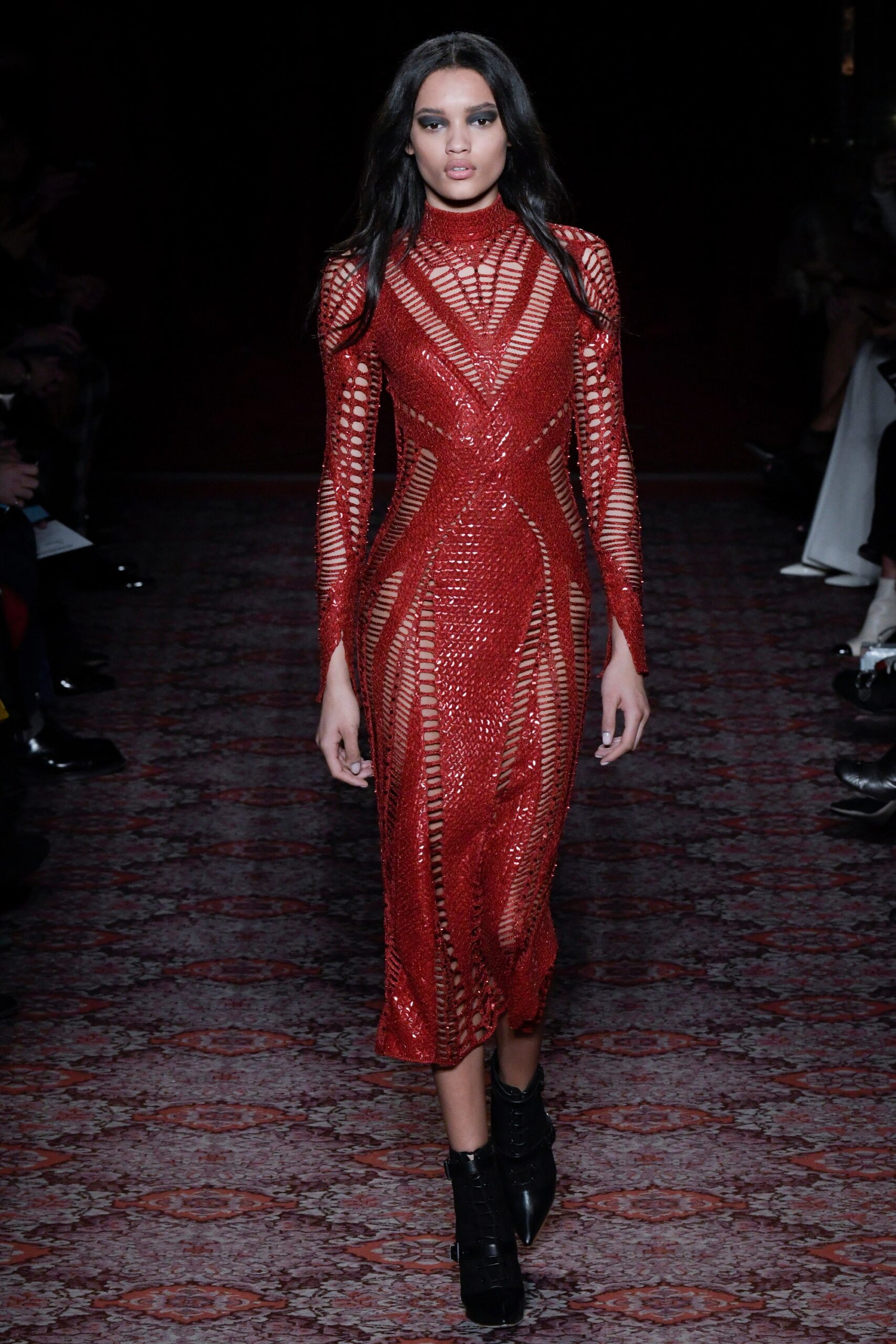 Julien Macdonald F/W 17 Look 15