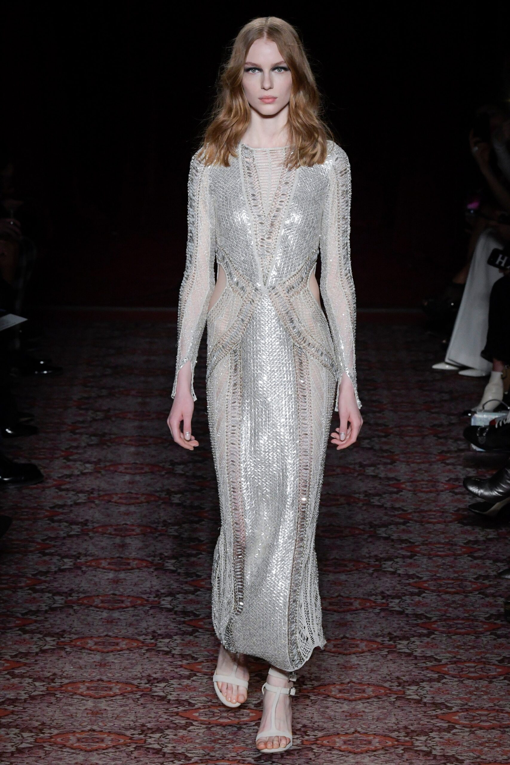 Julien Macdonald F/W 17 Look 19