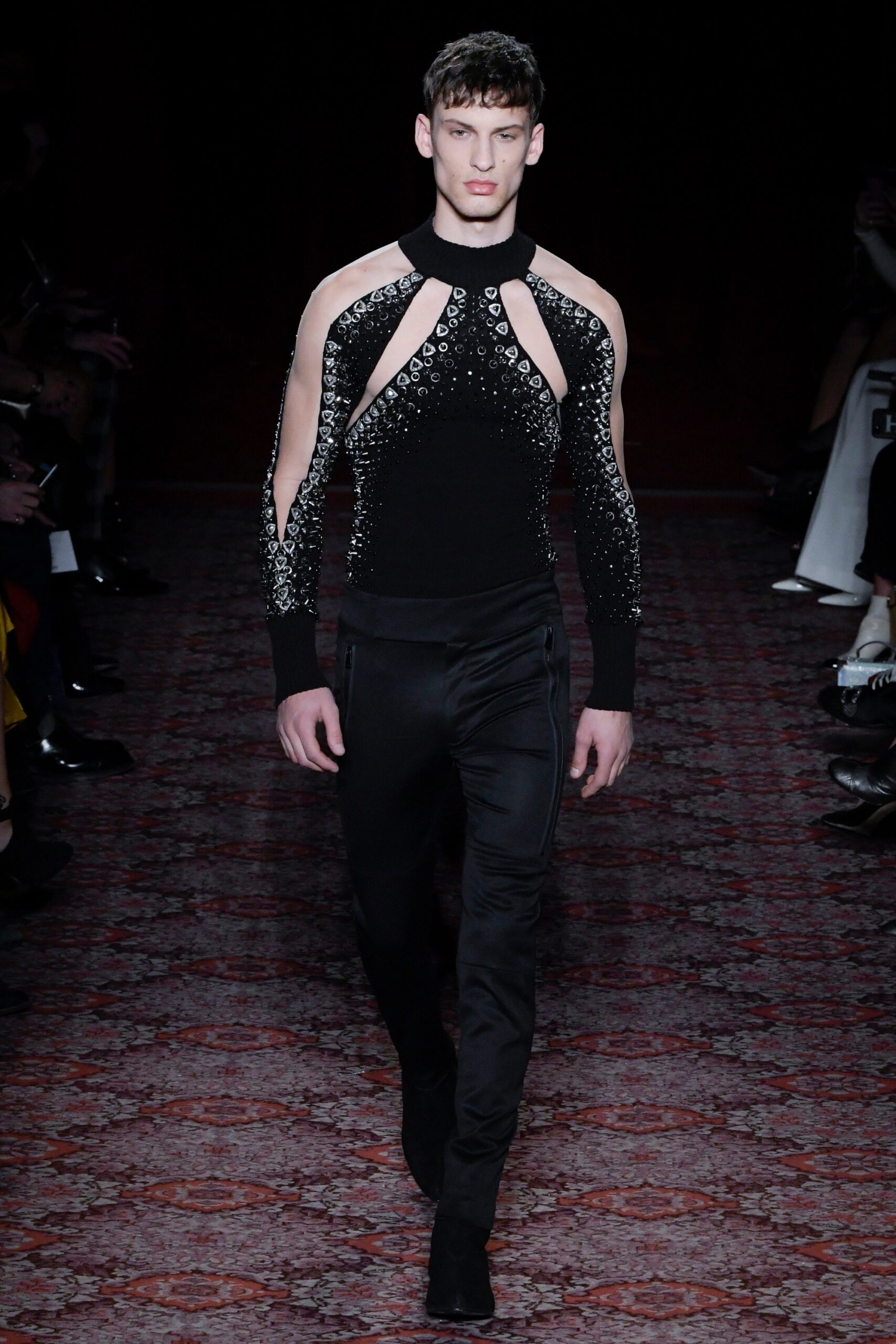 Julien Macdonald F/W 17 Look 34