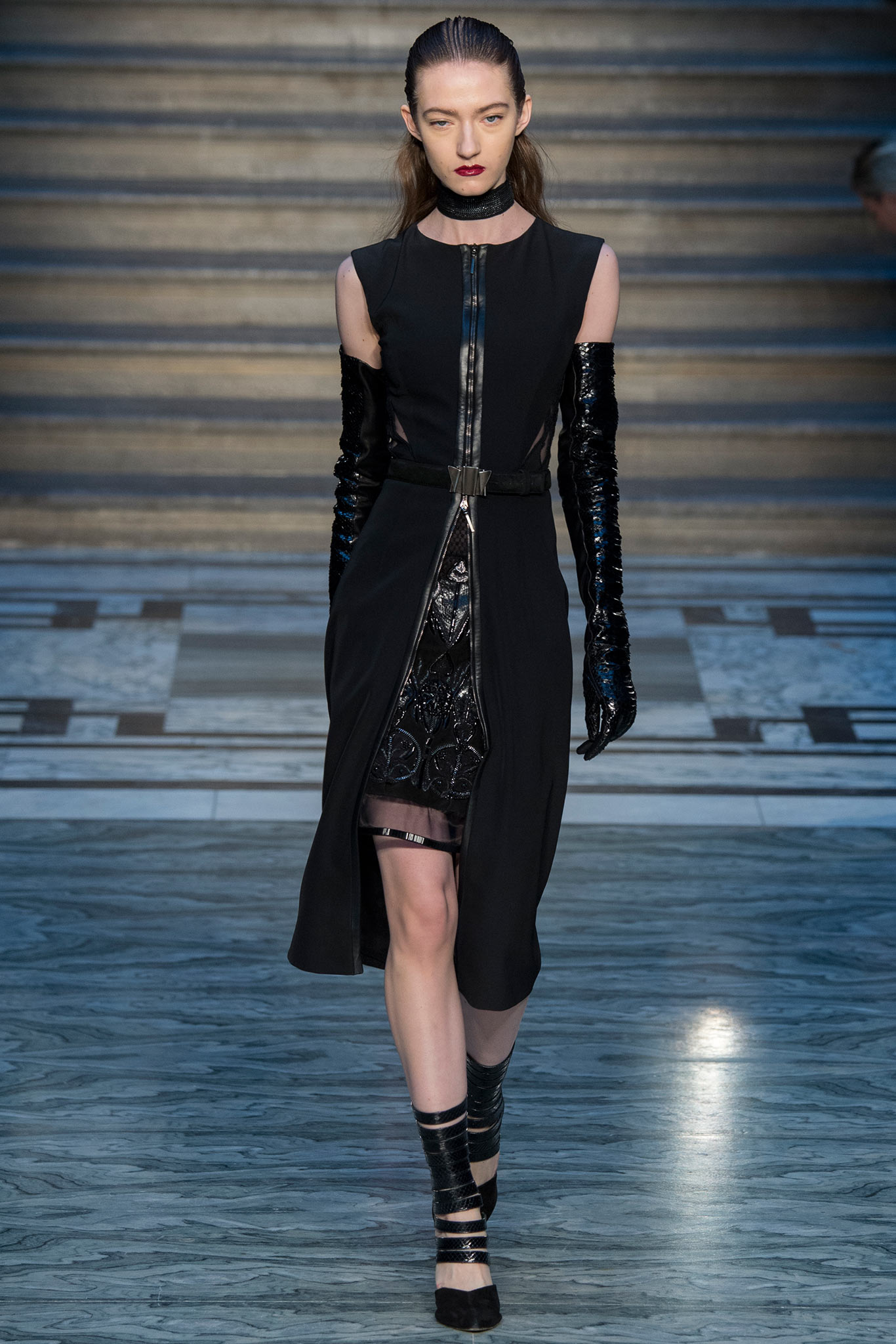 Julien Macdonald Fall 2015 Ready-to-Wear