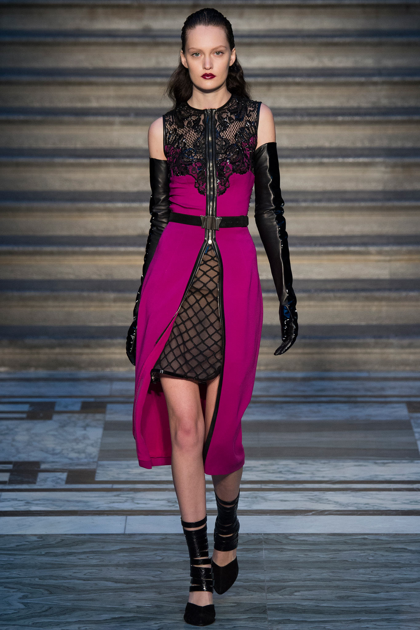 Julien Macdonald F/W 15 Look 11