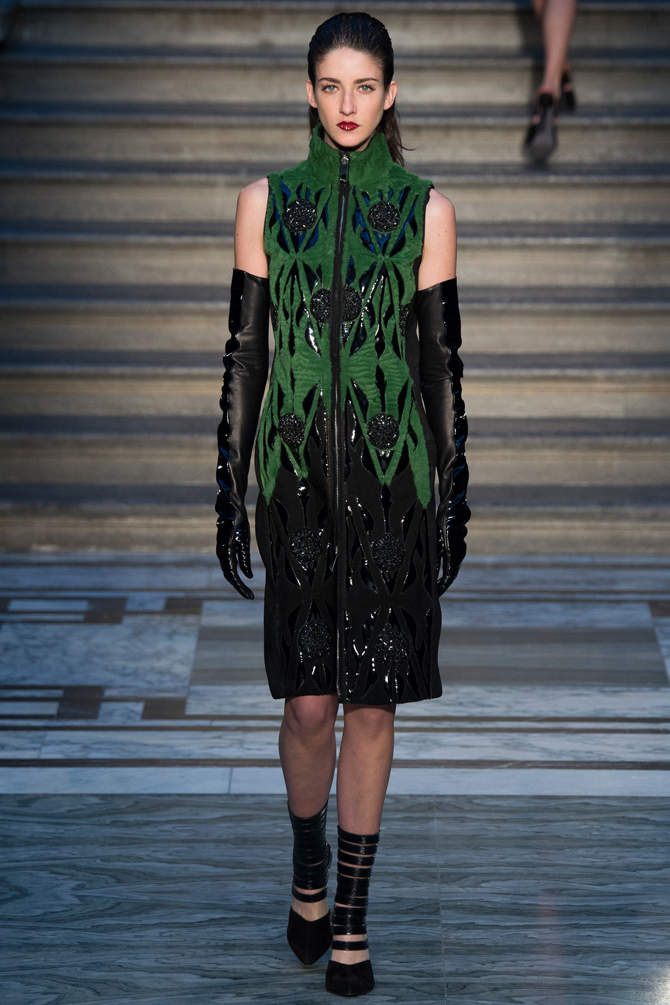 Julien Macdonald F/W 15 Look 17