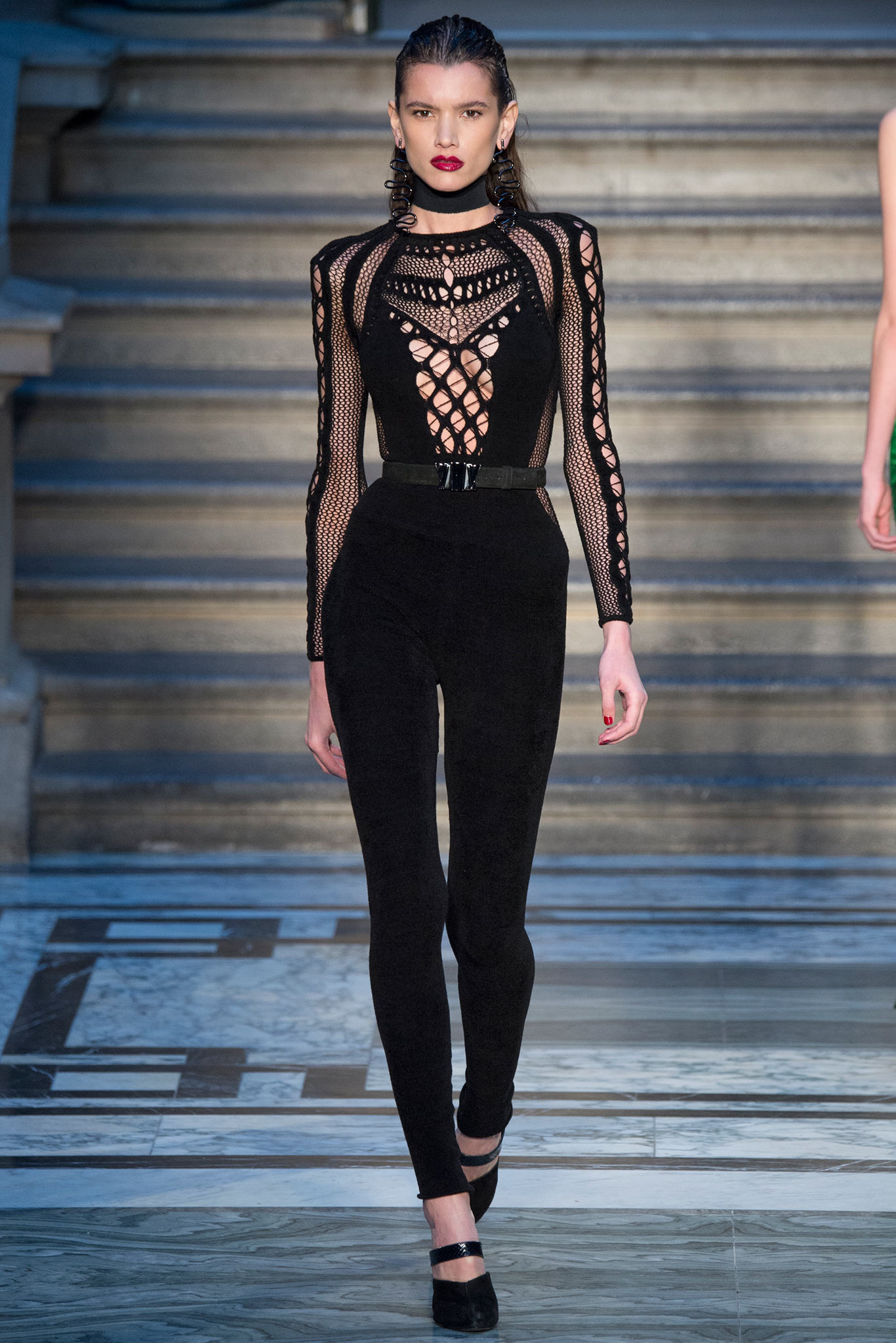 Julien Macdonald F/W 15 Look 18