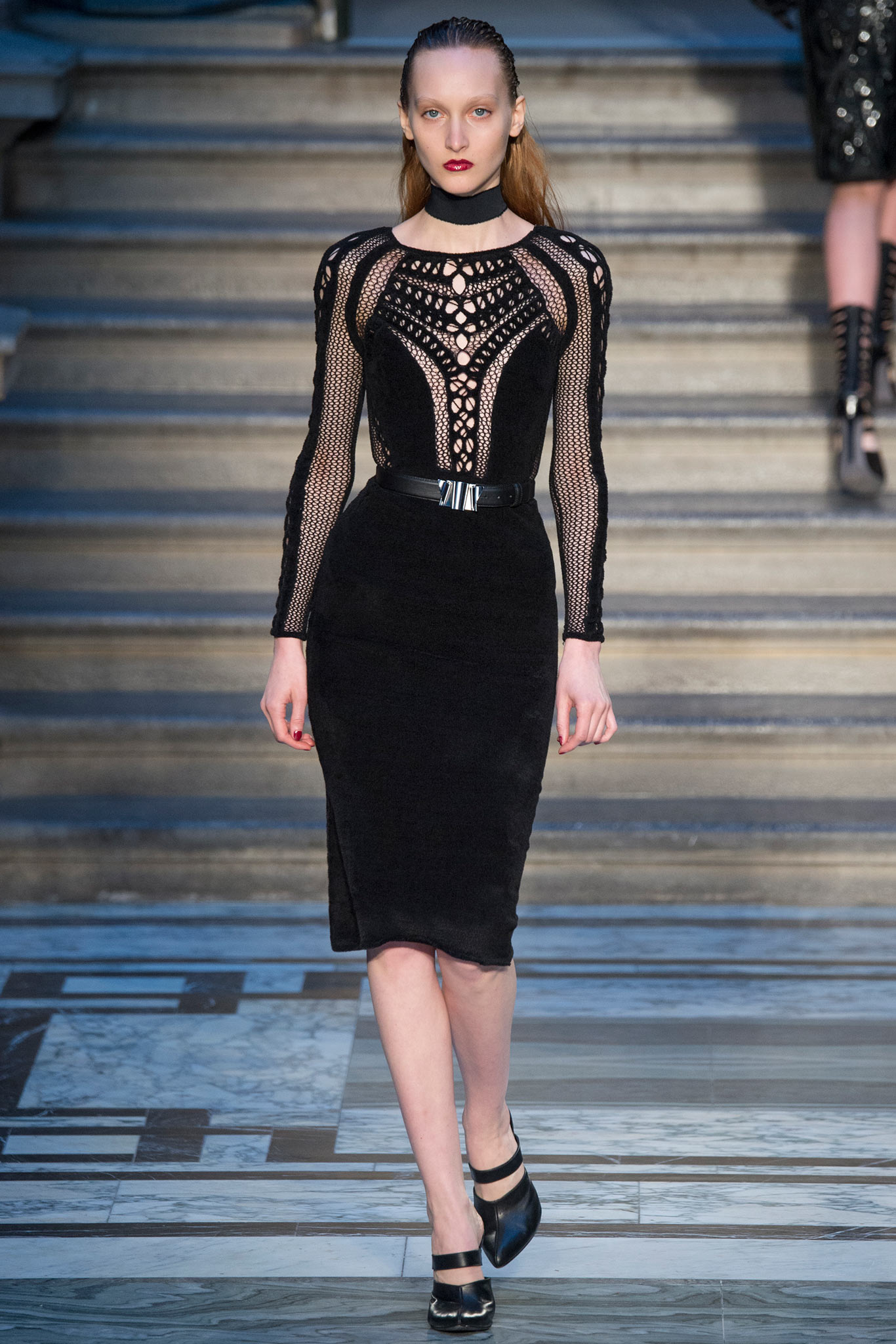 Julien Macdonald F/W 15 Look 19