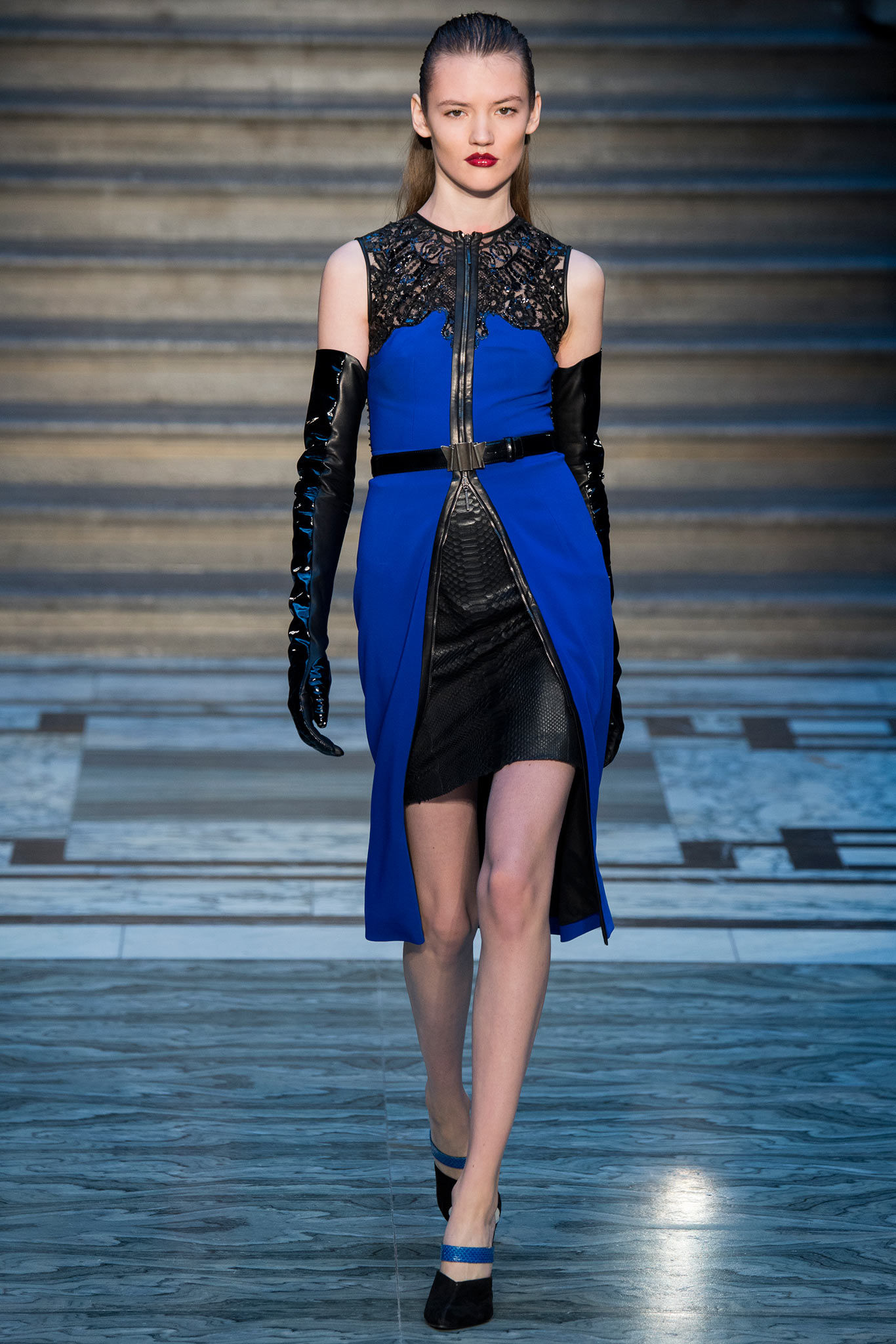 Julien Macdonald F/W 15 Look 24