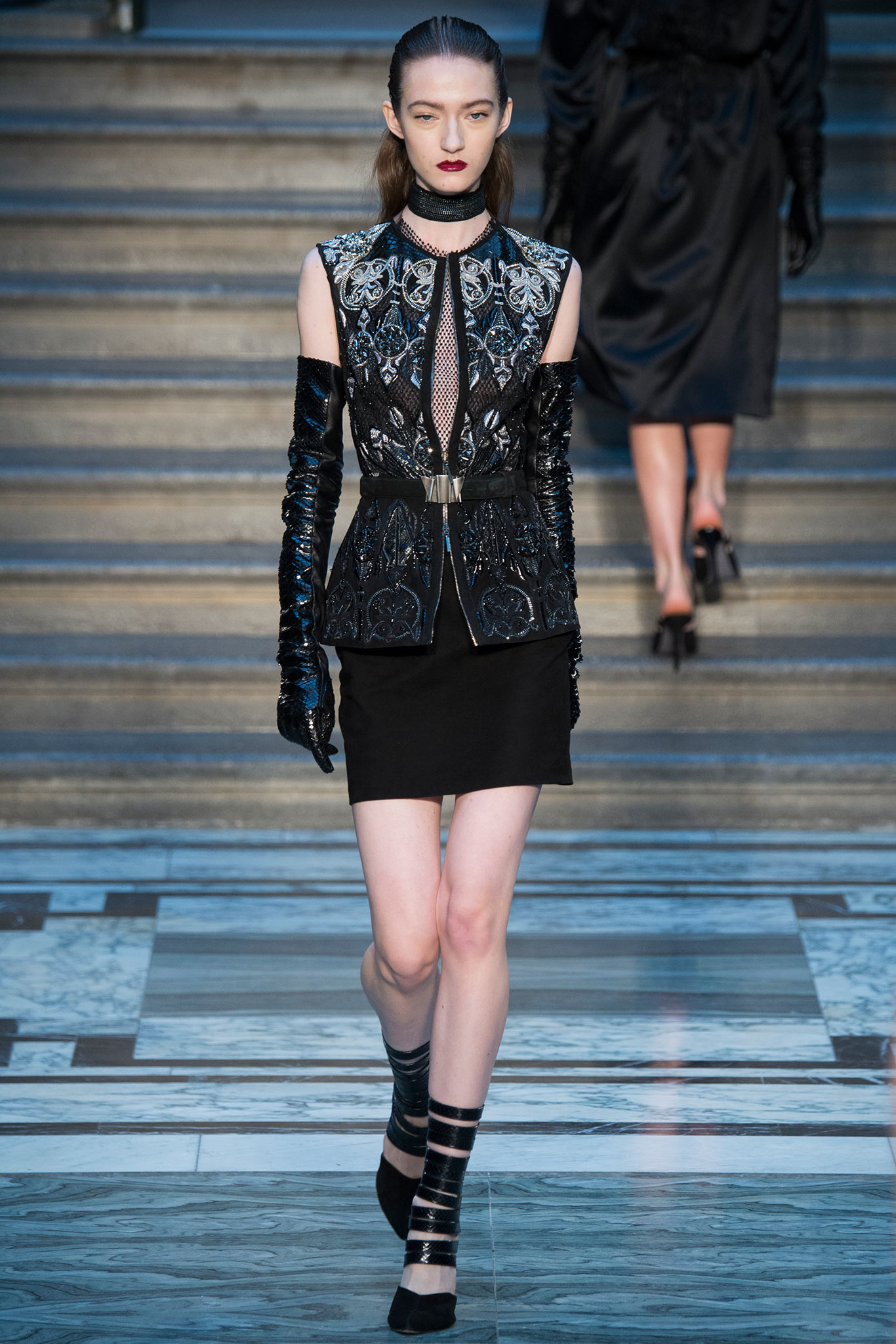 Julien Macdonald F/W 15 Look 30