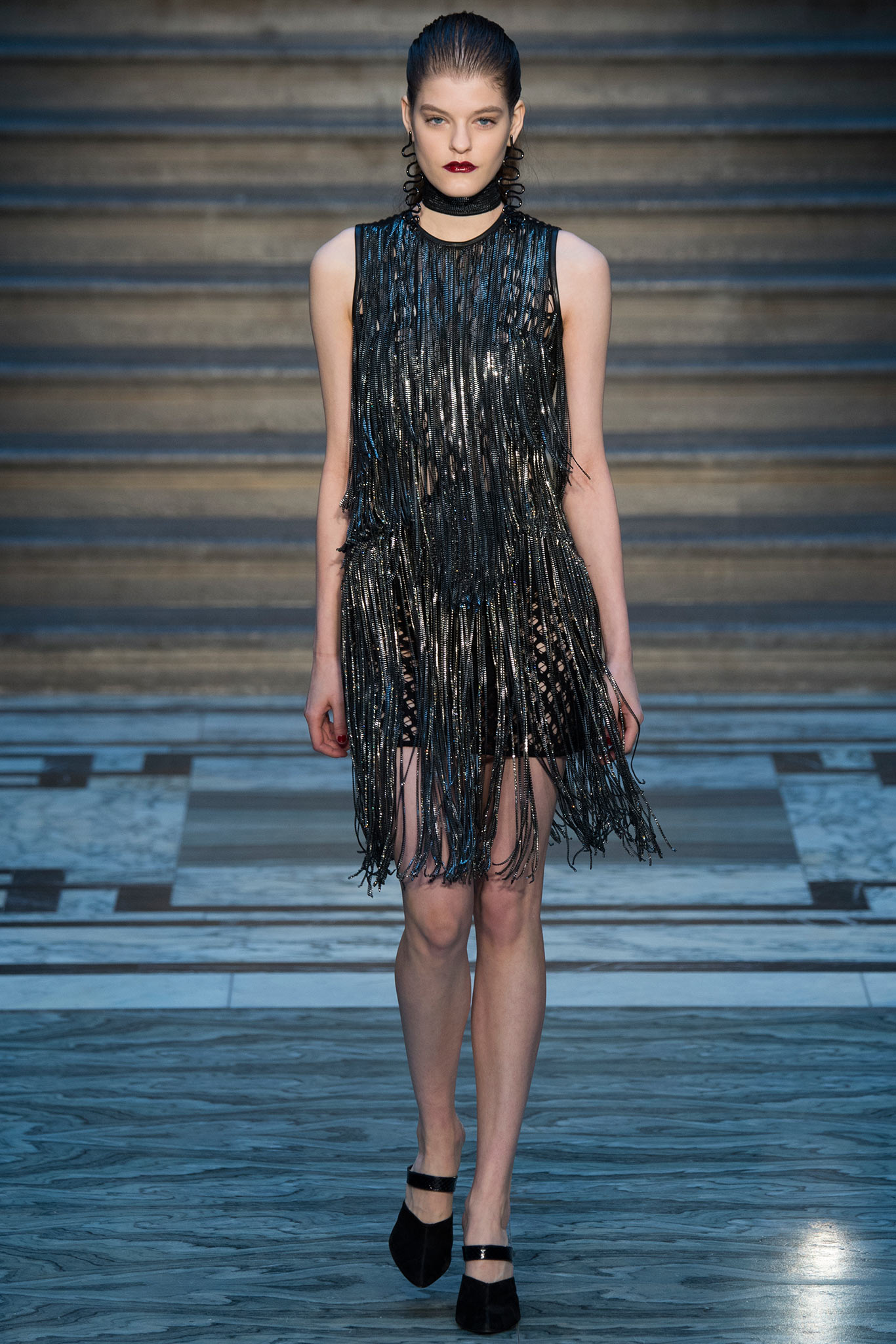 Julien Macdonald F/W 15 Look 34