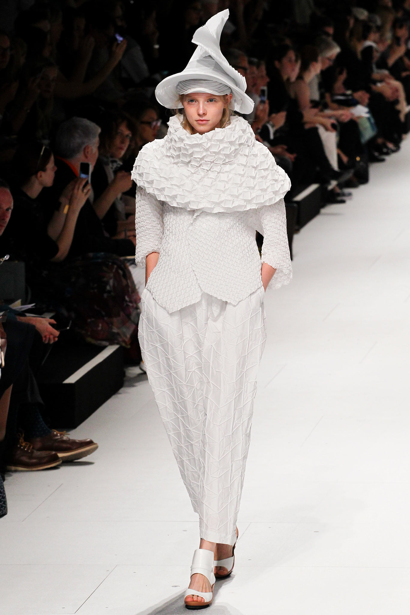 Issey Miyake S/S 15 Look 3