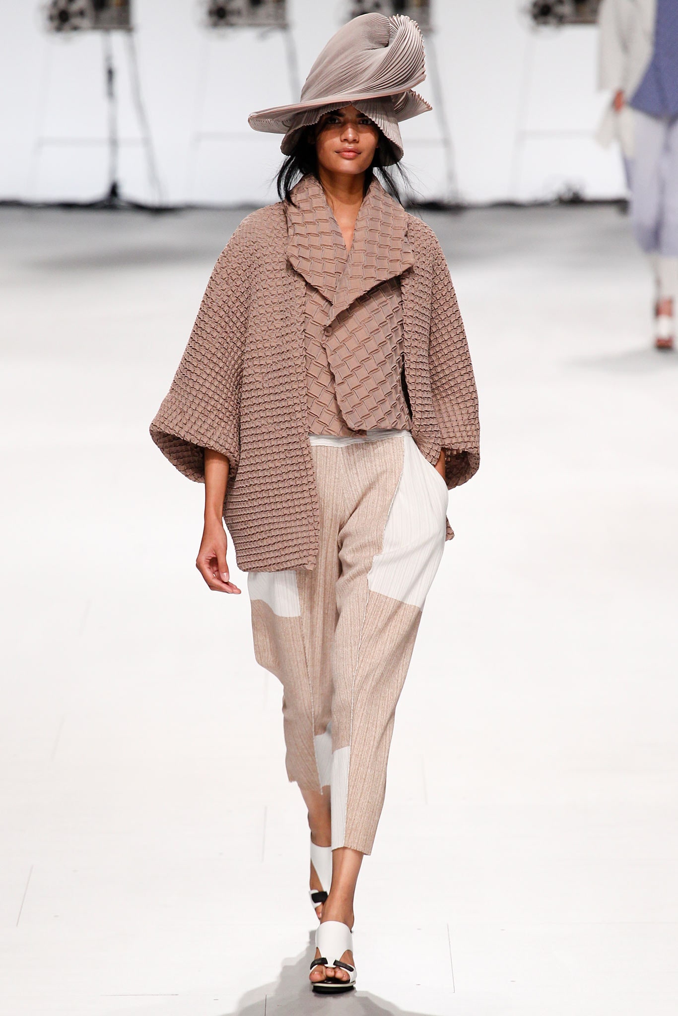 Issey Miyake S/S 15 Look 13