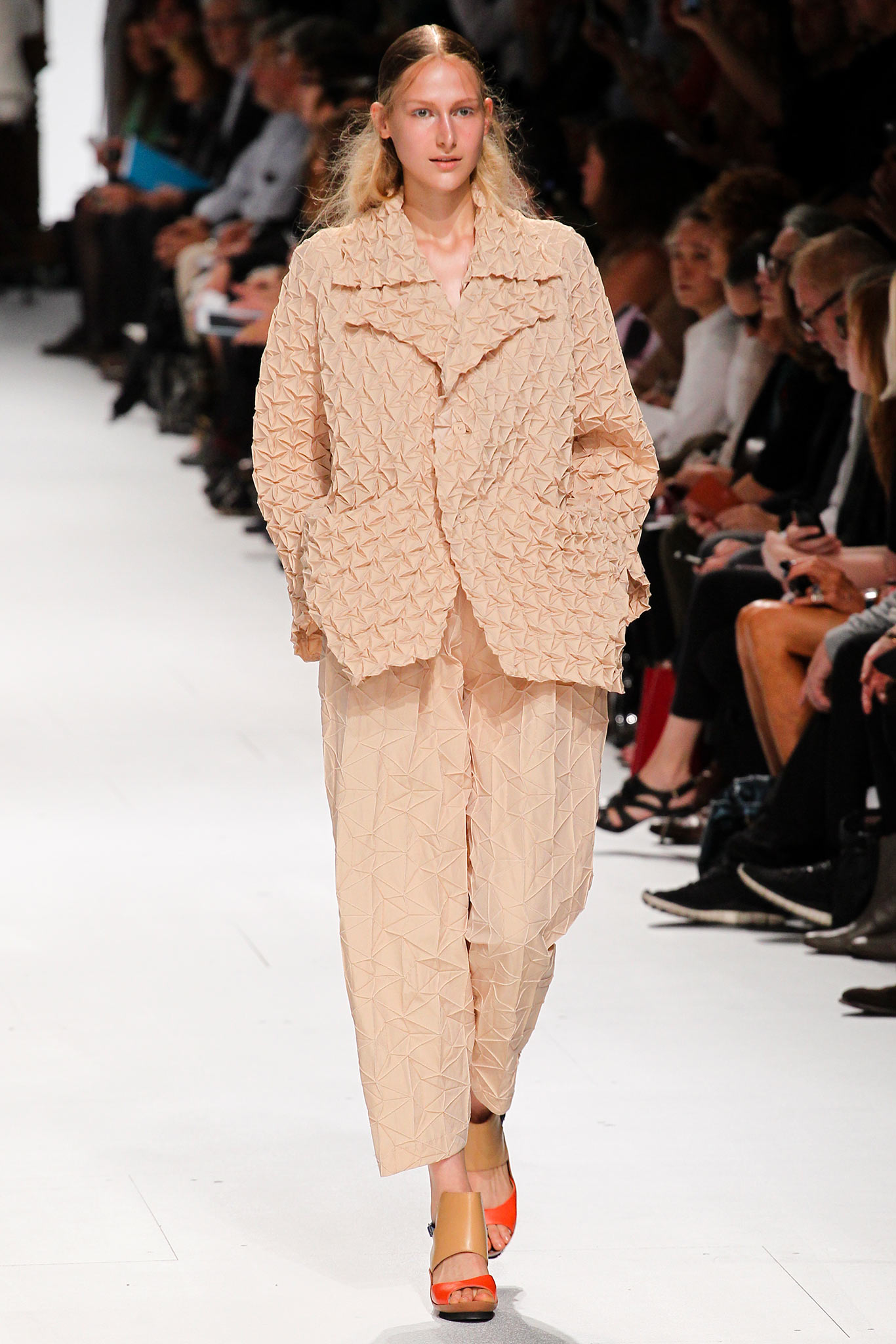 Issey Miyake S/S 15 Look 19