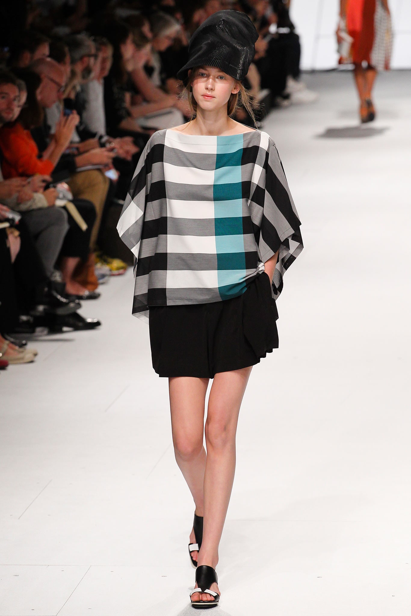 Issey Miyake S/S 15 Look 33