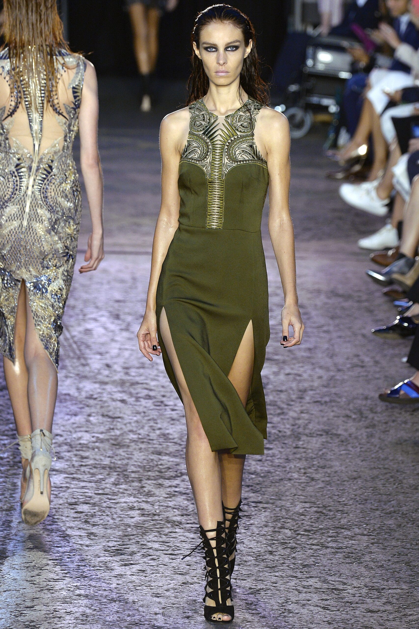 Julien Macdonald S/S 16 Look 8