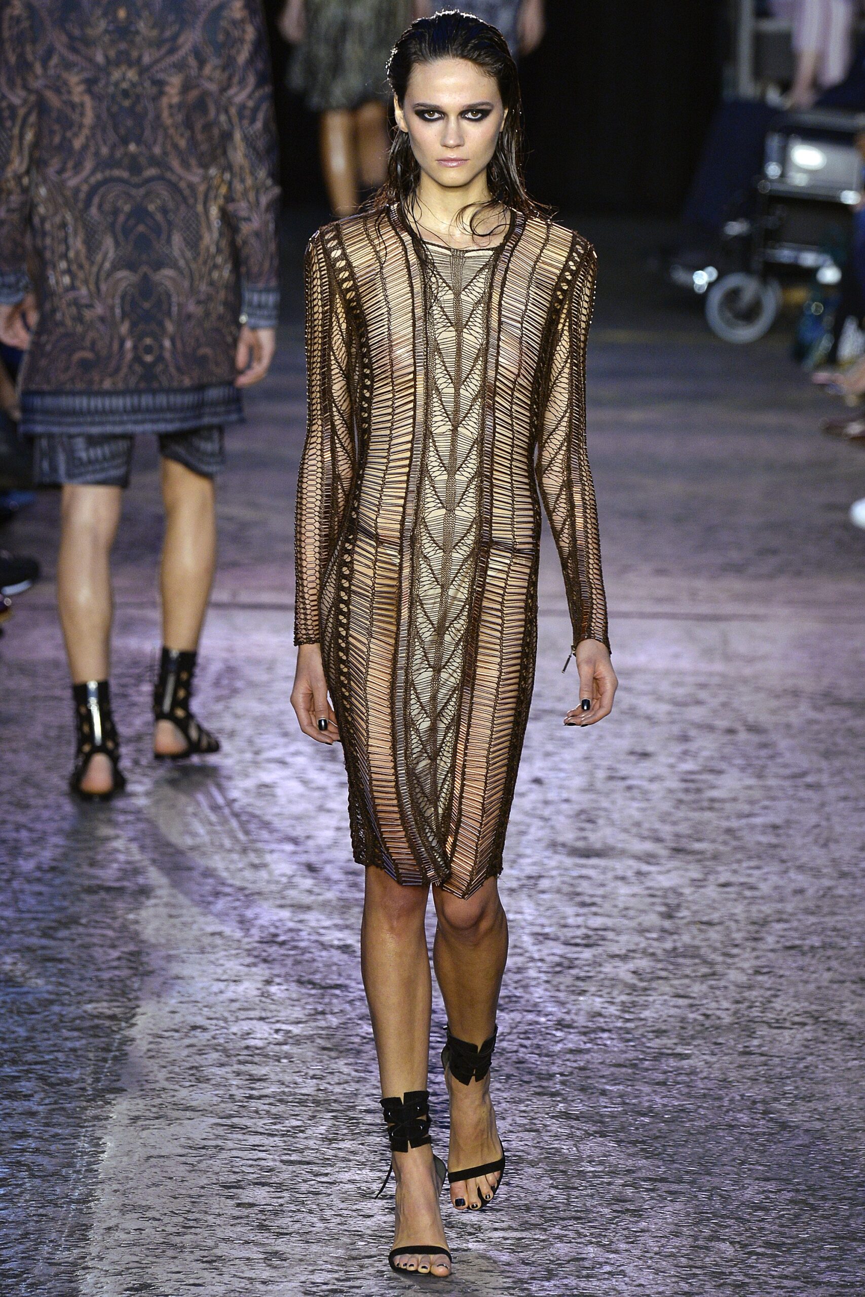 Julien Macdonald S/S 16 Look 27