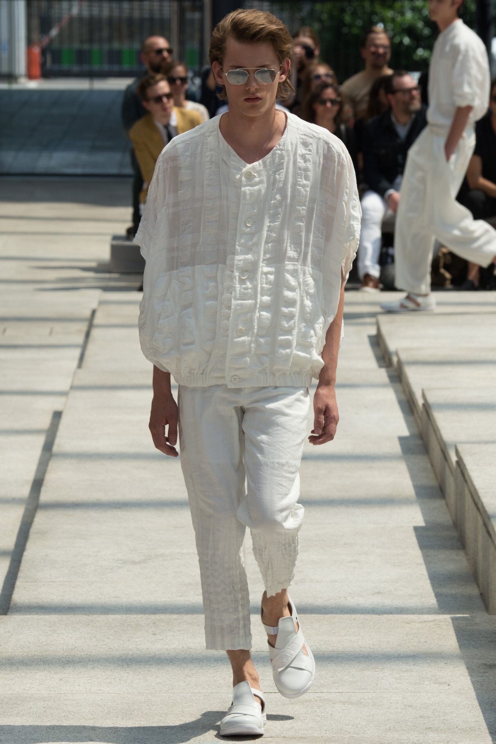 Issey Miyake S/S 17 Menswear Look 2