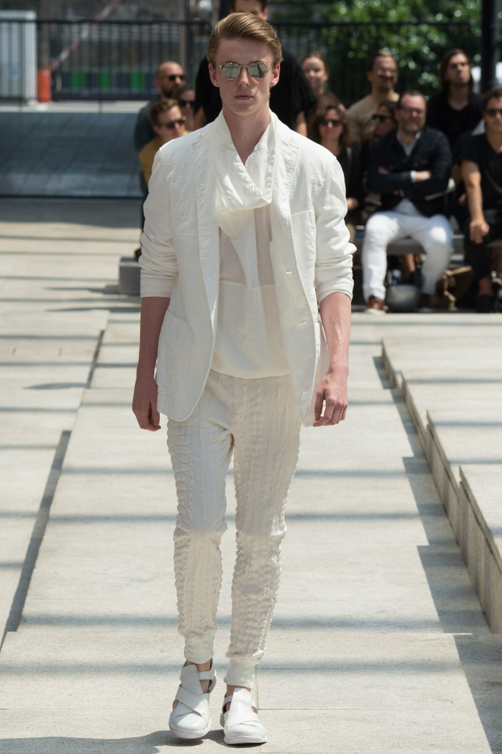 Issey Miyake S/S 17 Menswear Look 11