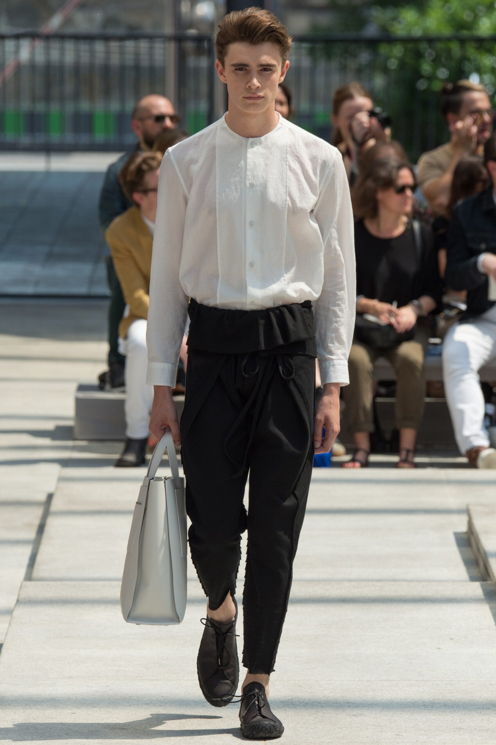 Issey Miyake S/S 17 Menswear Look 15