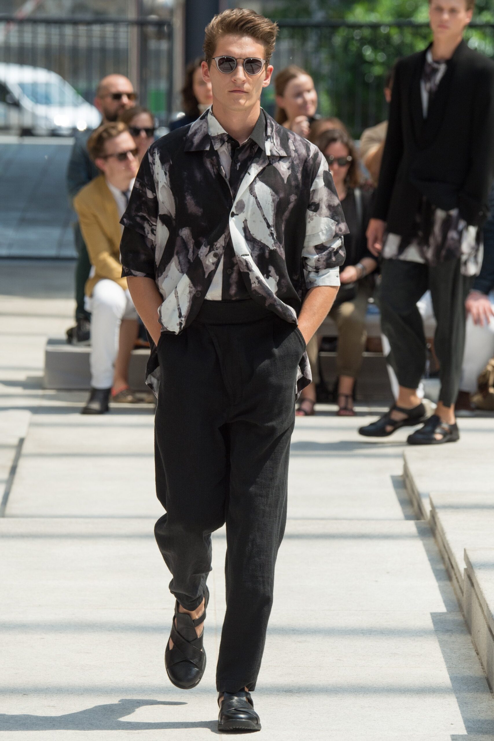 Issey Miyake S/S 17 Menswear Look 17