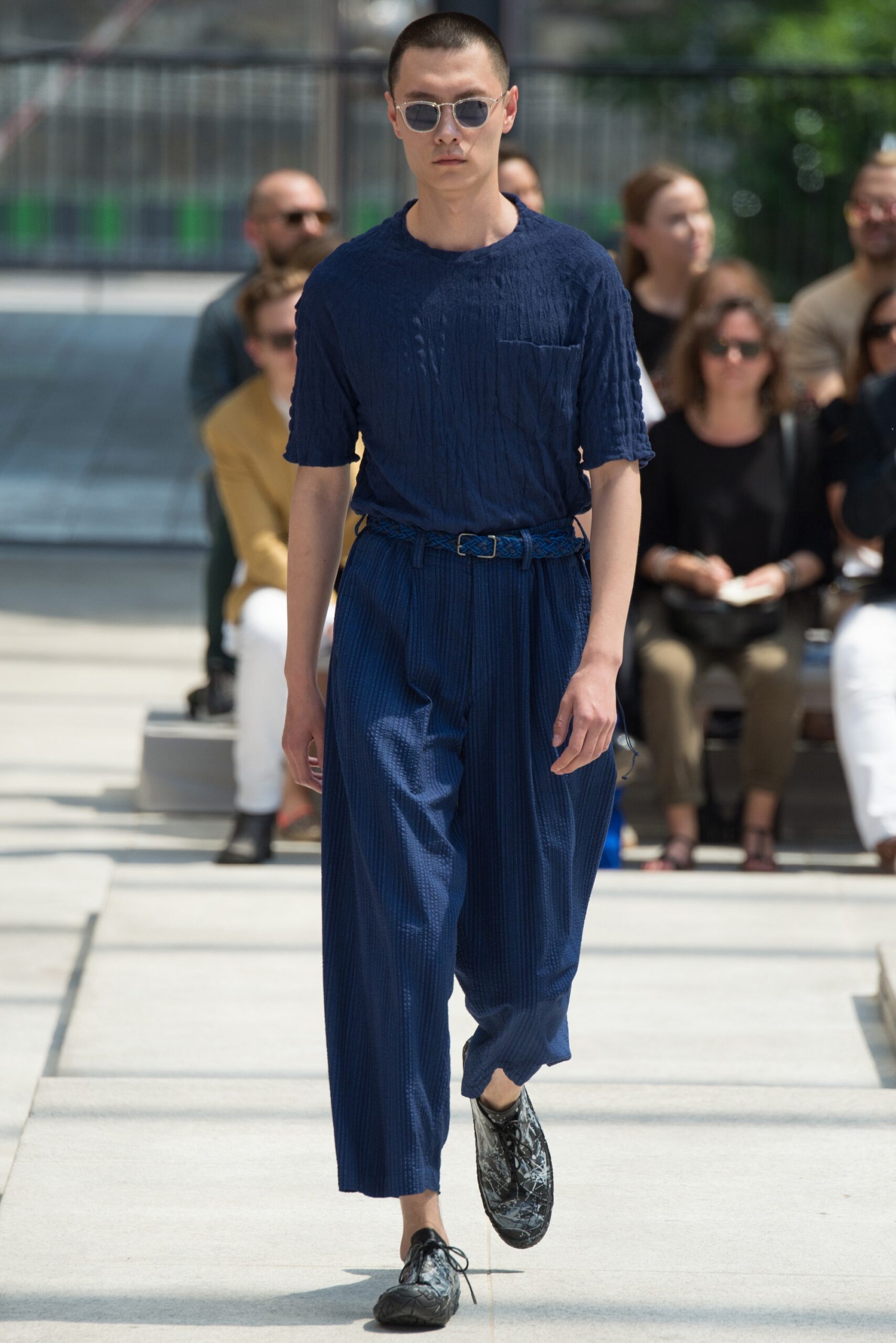 Issey Miyake S/S 17 Menswear Look 19