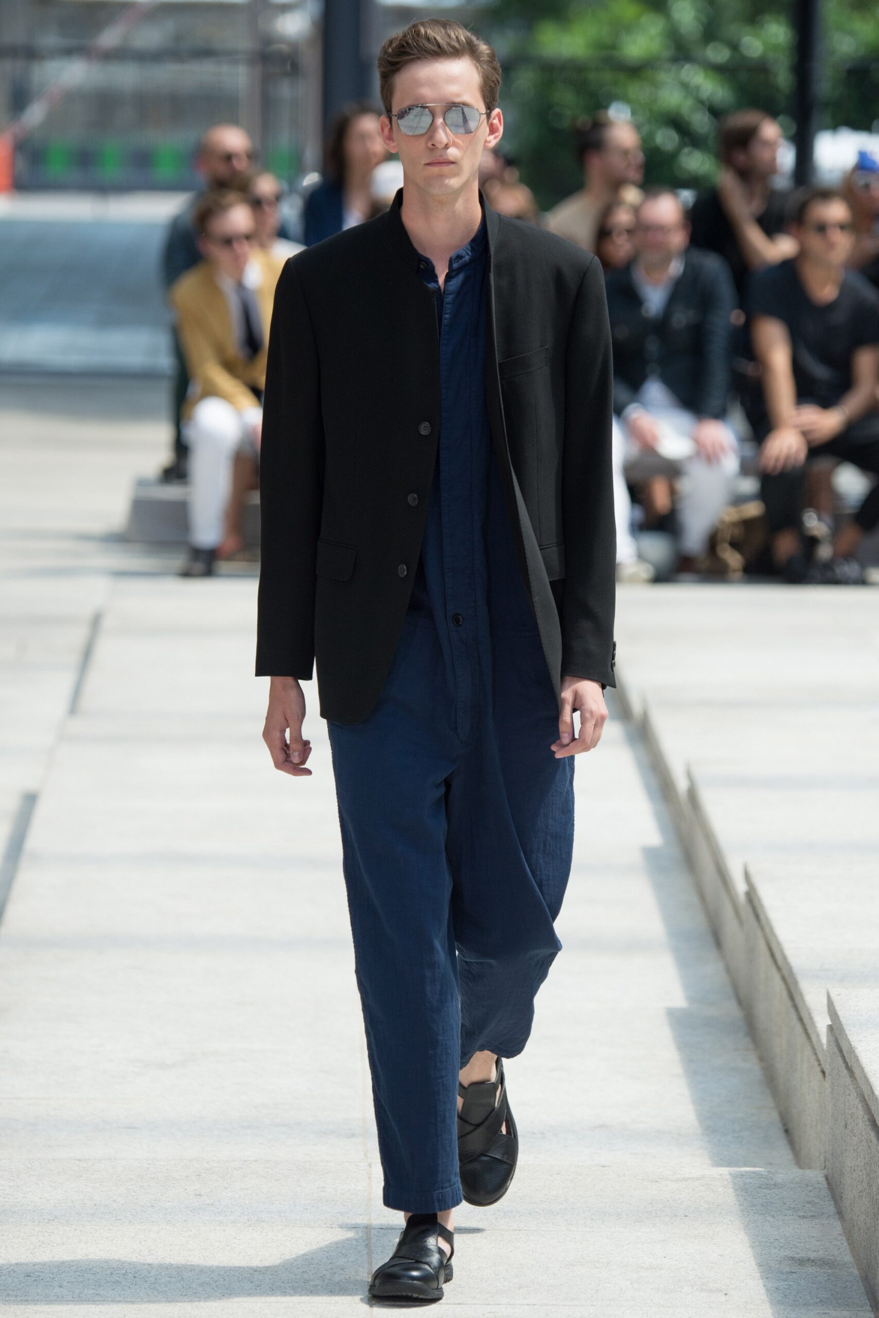 Issey Miyake S/S 17 Menswear Look 21