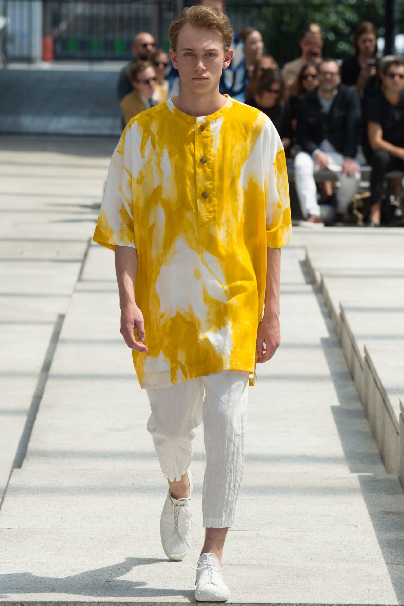 Issey Miyake S/S 17 Menswear Look 25
