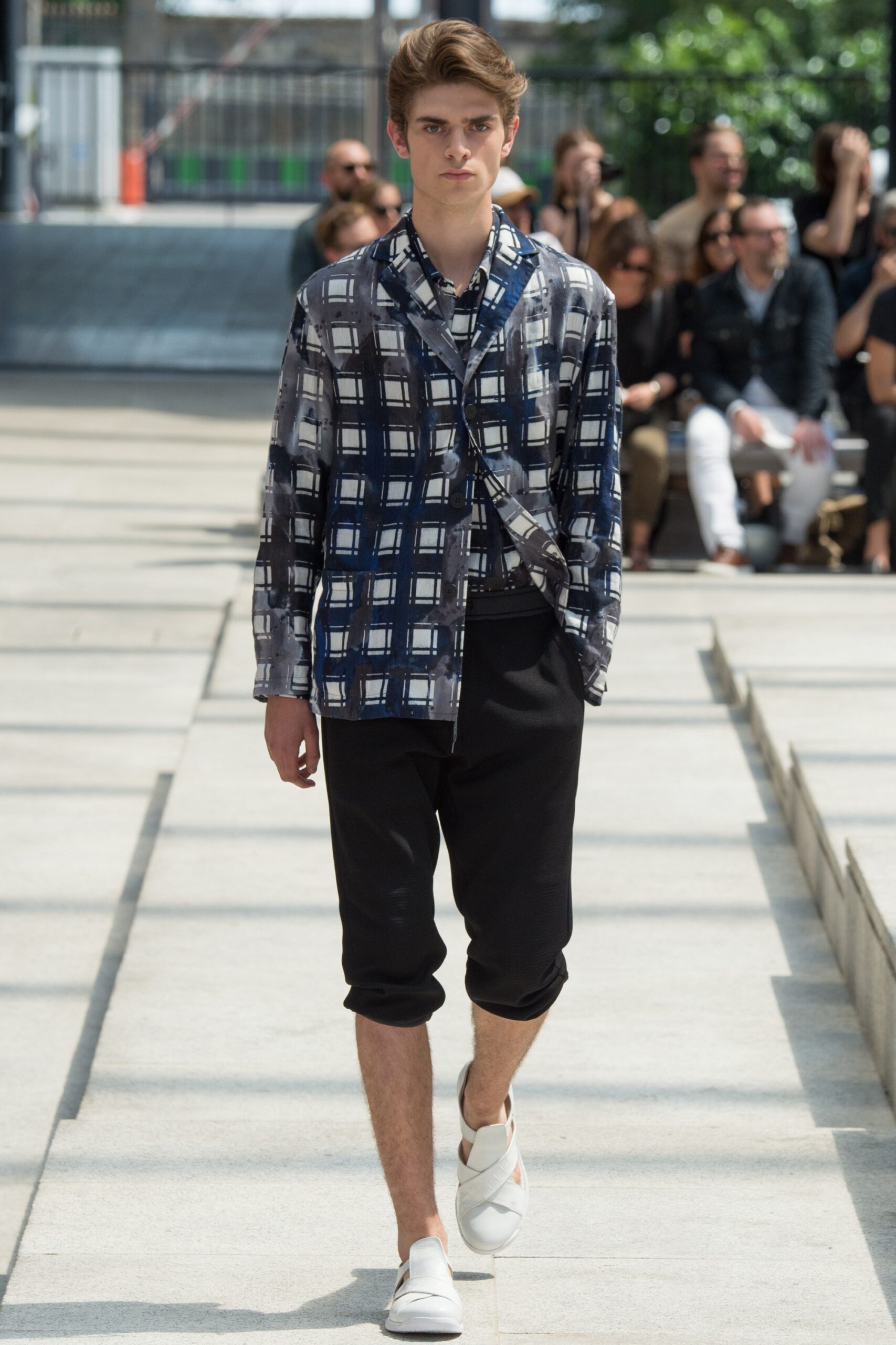Issey Miyake S/S 17 Menswear Look 27