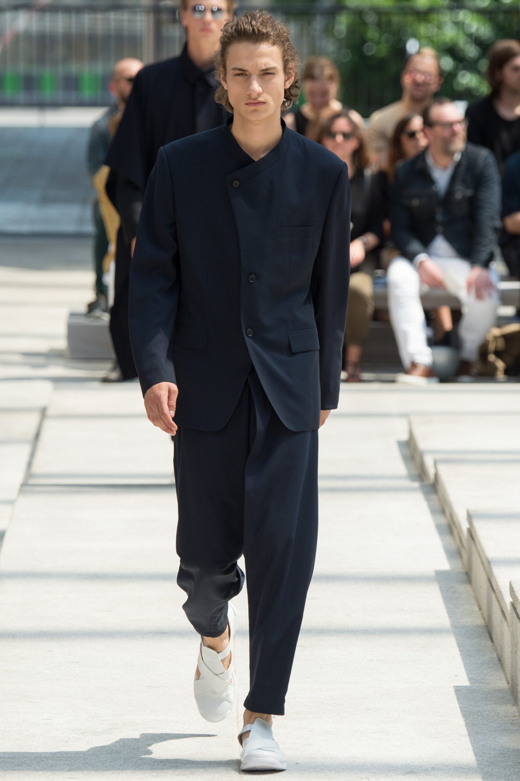 Issey Miyake S/S 17 Menswear Look 37