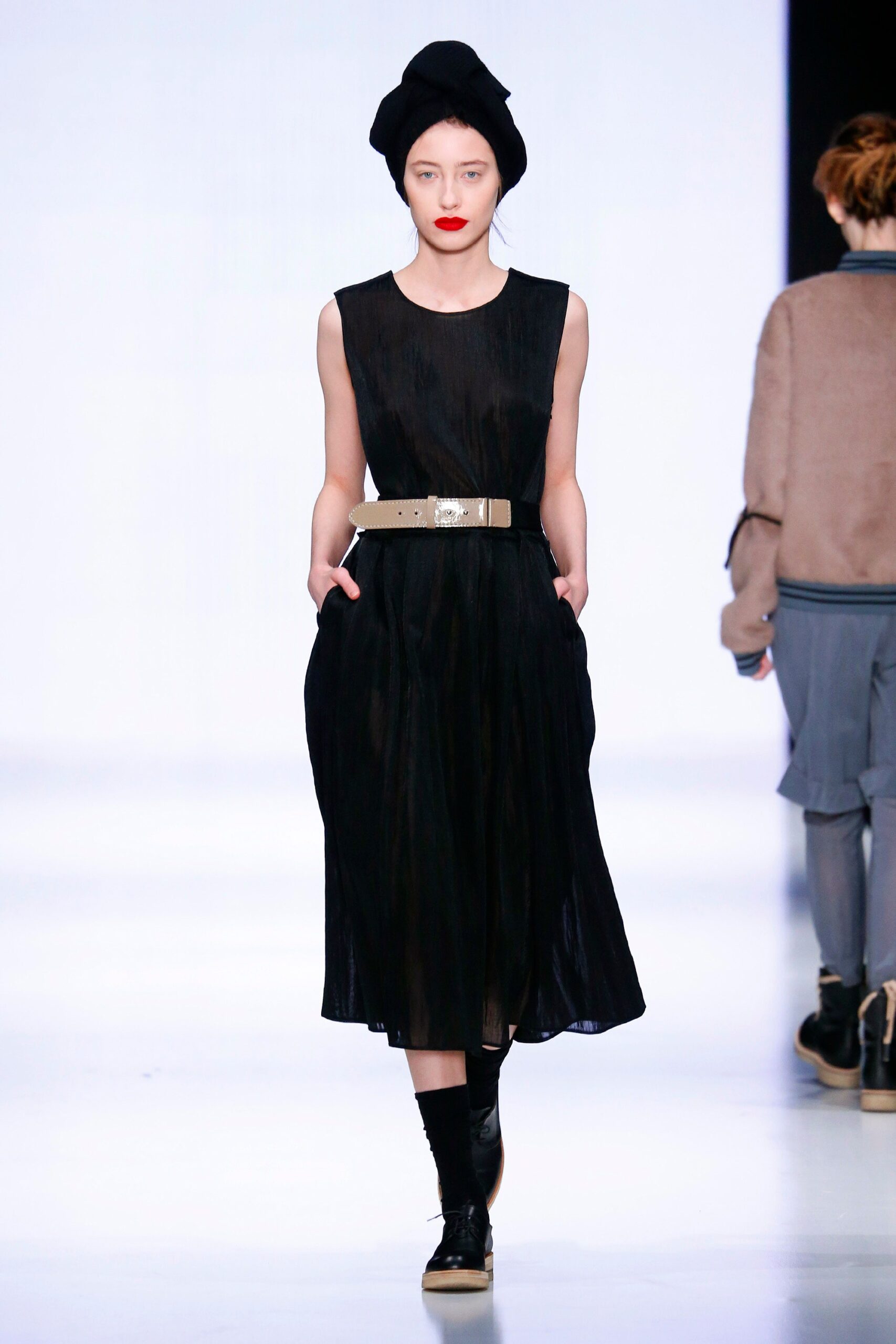Julia Nikolaeva Russia F/W 16 Look 24
